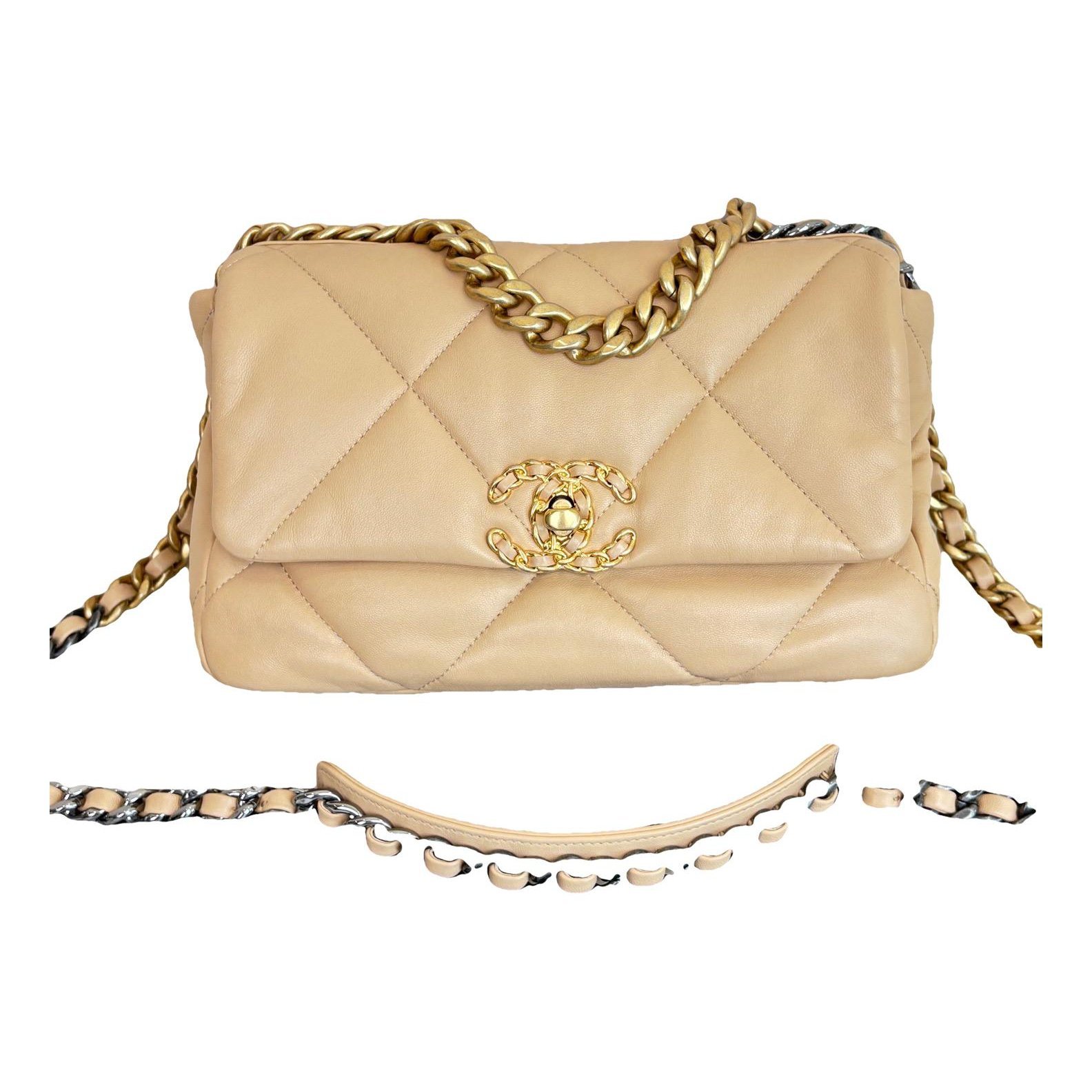 Chanel 19 leather handbag