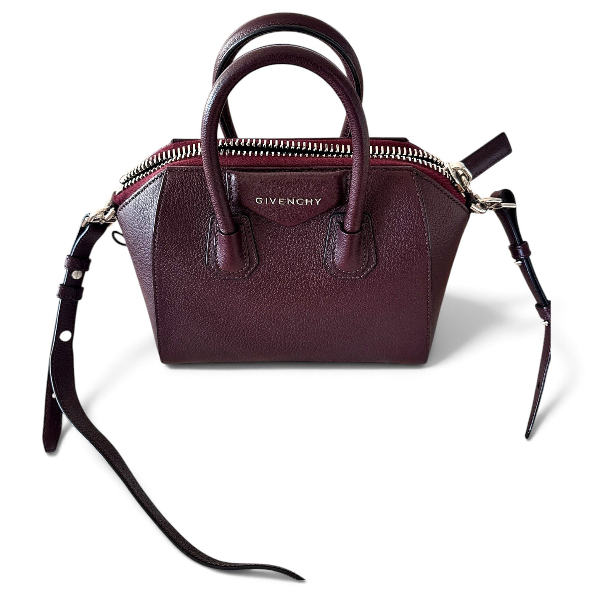 Antigona leather handbag
