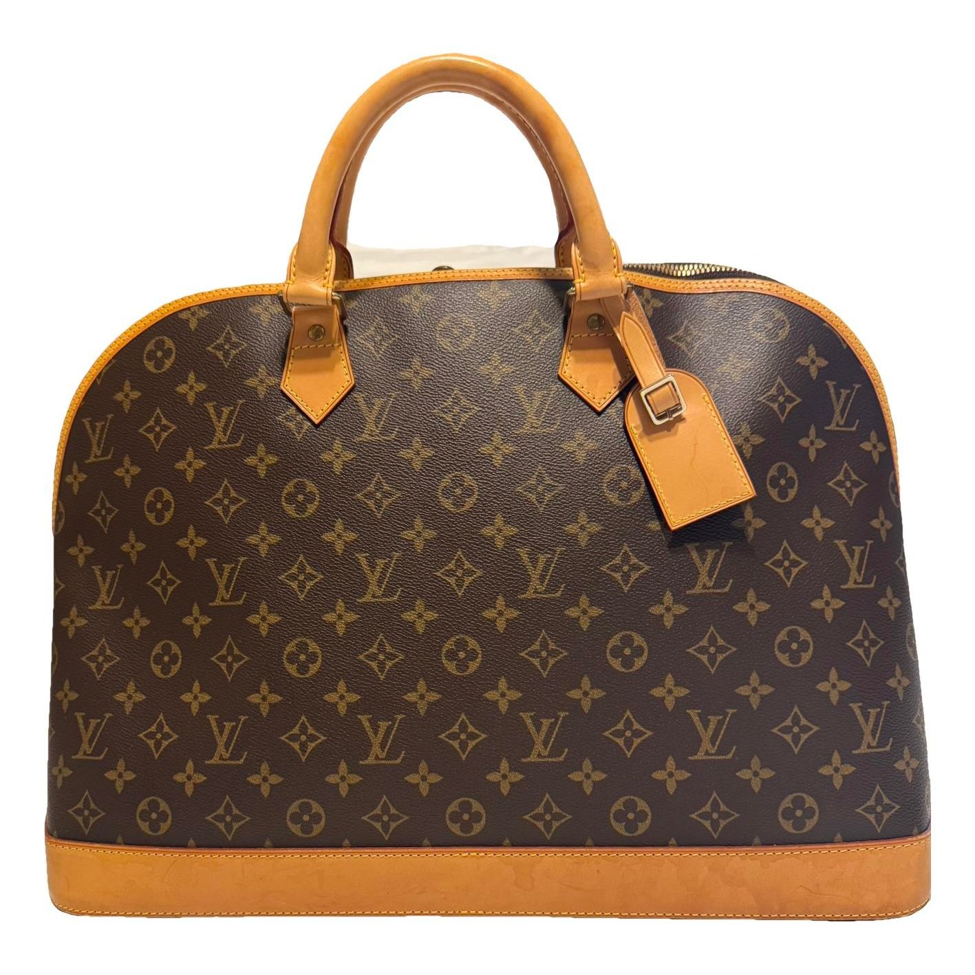 Leather travel bag