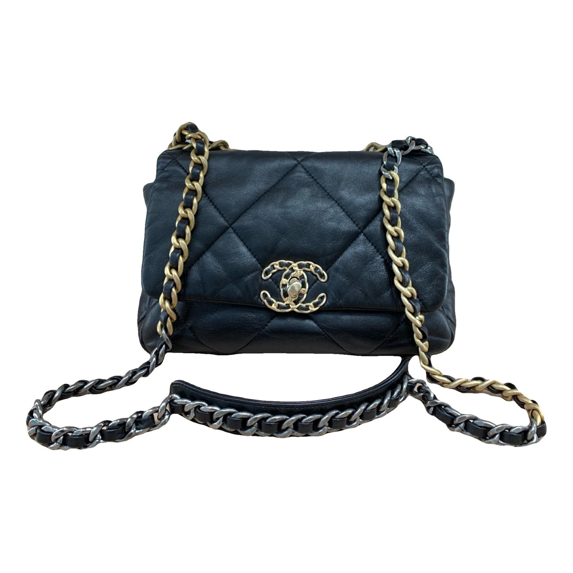 Chanel 19 leather handbag