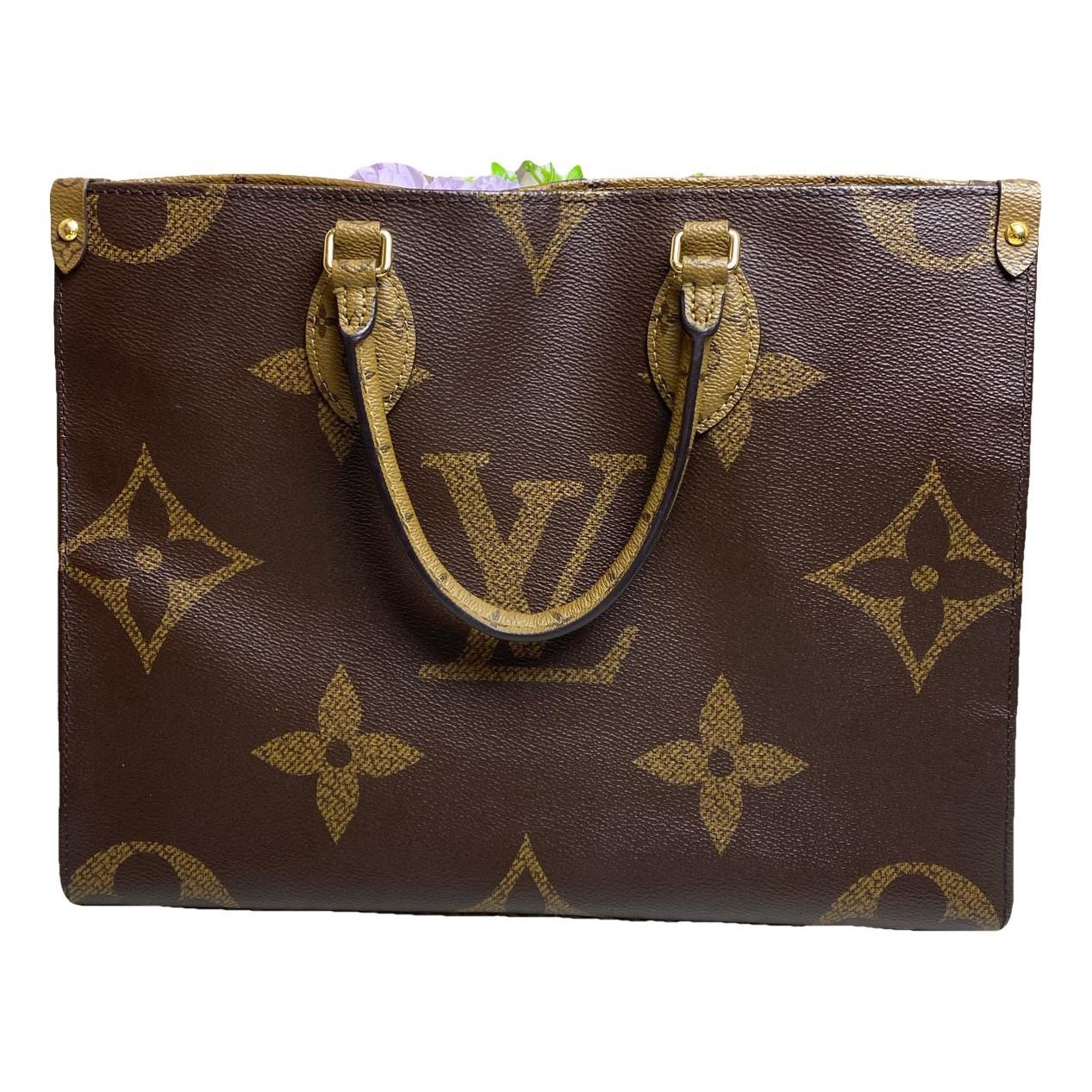 Onthego leather handbag