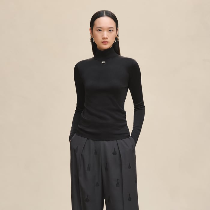 Noir Long-sleeve Sweater