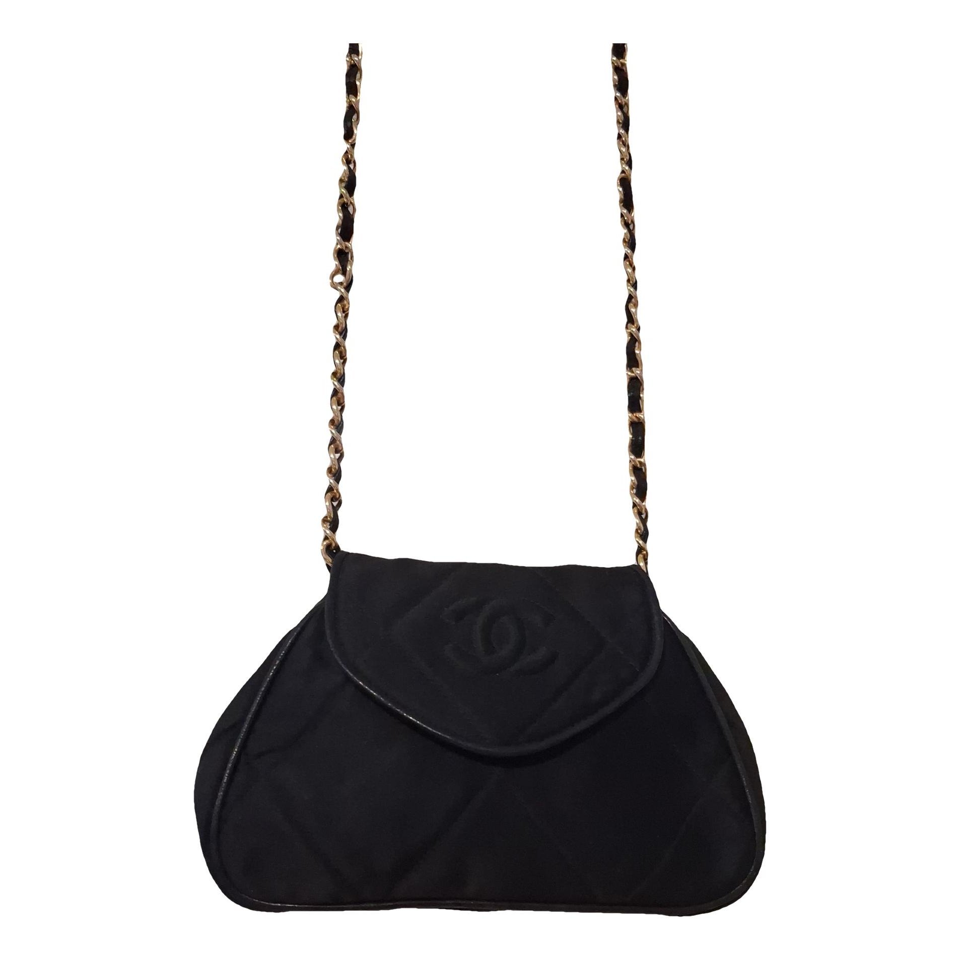 31 Vintage silk crossbody bag