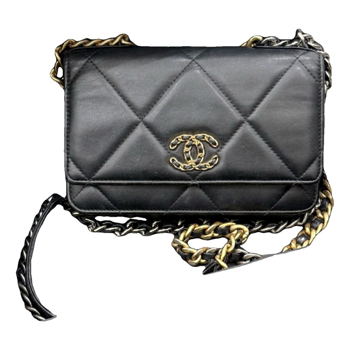 Wallet On Chain Chanel 19 leather handbag