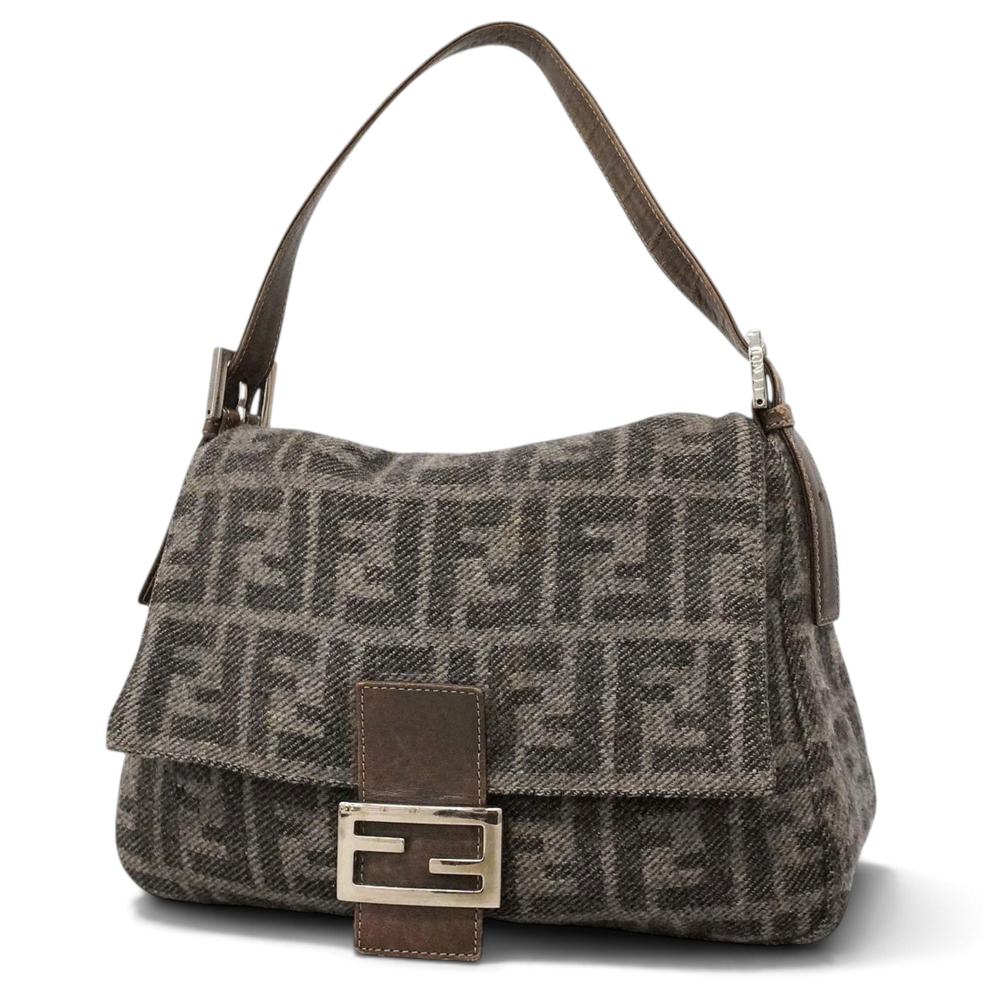 Pocket leather handbag