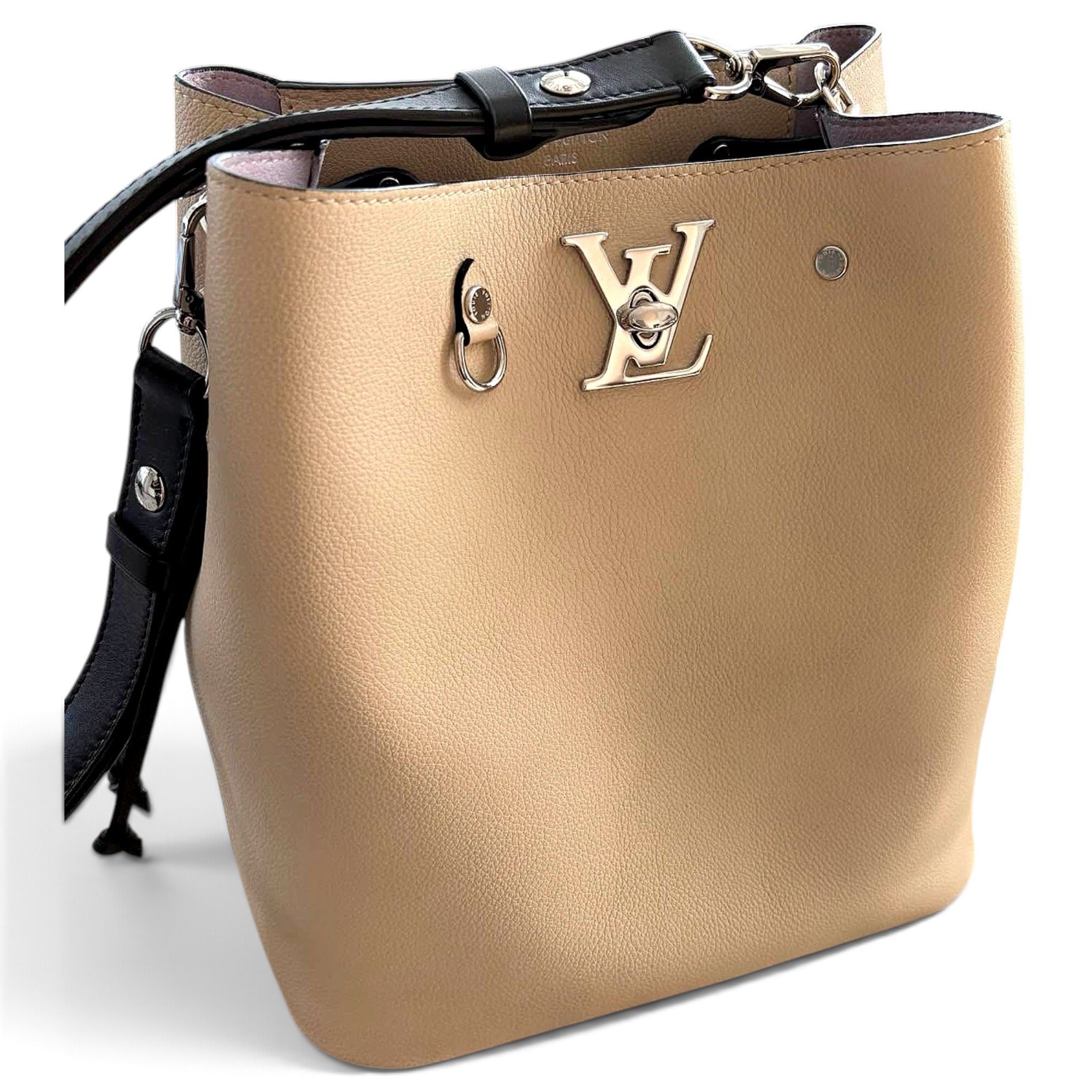 Louis Vuitton Lockme Bucket leather bag