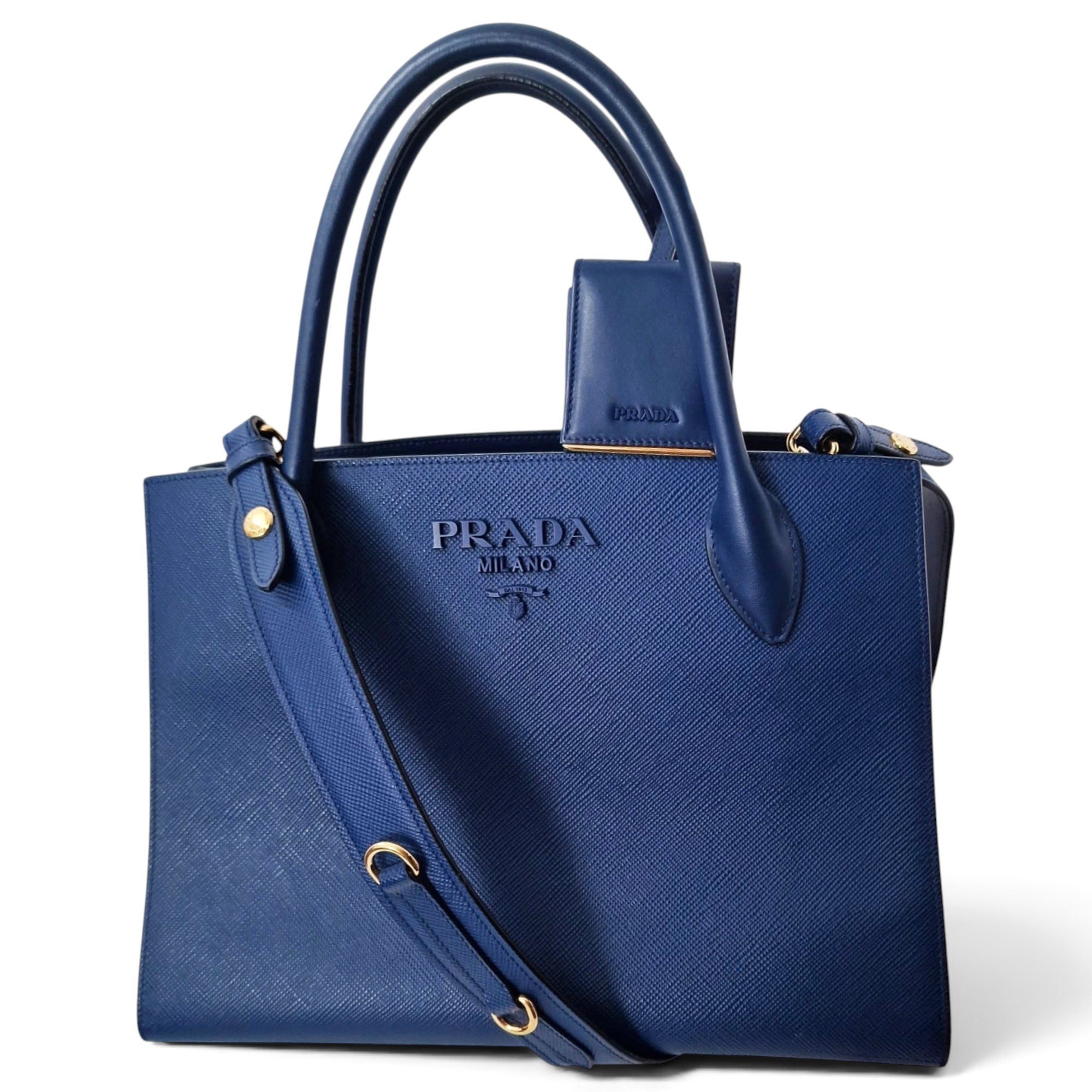 Monochrome leather handbag