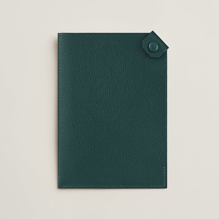 Vert Cyprès Tarmac Passport Holder