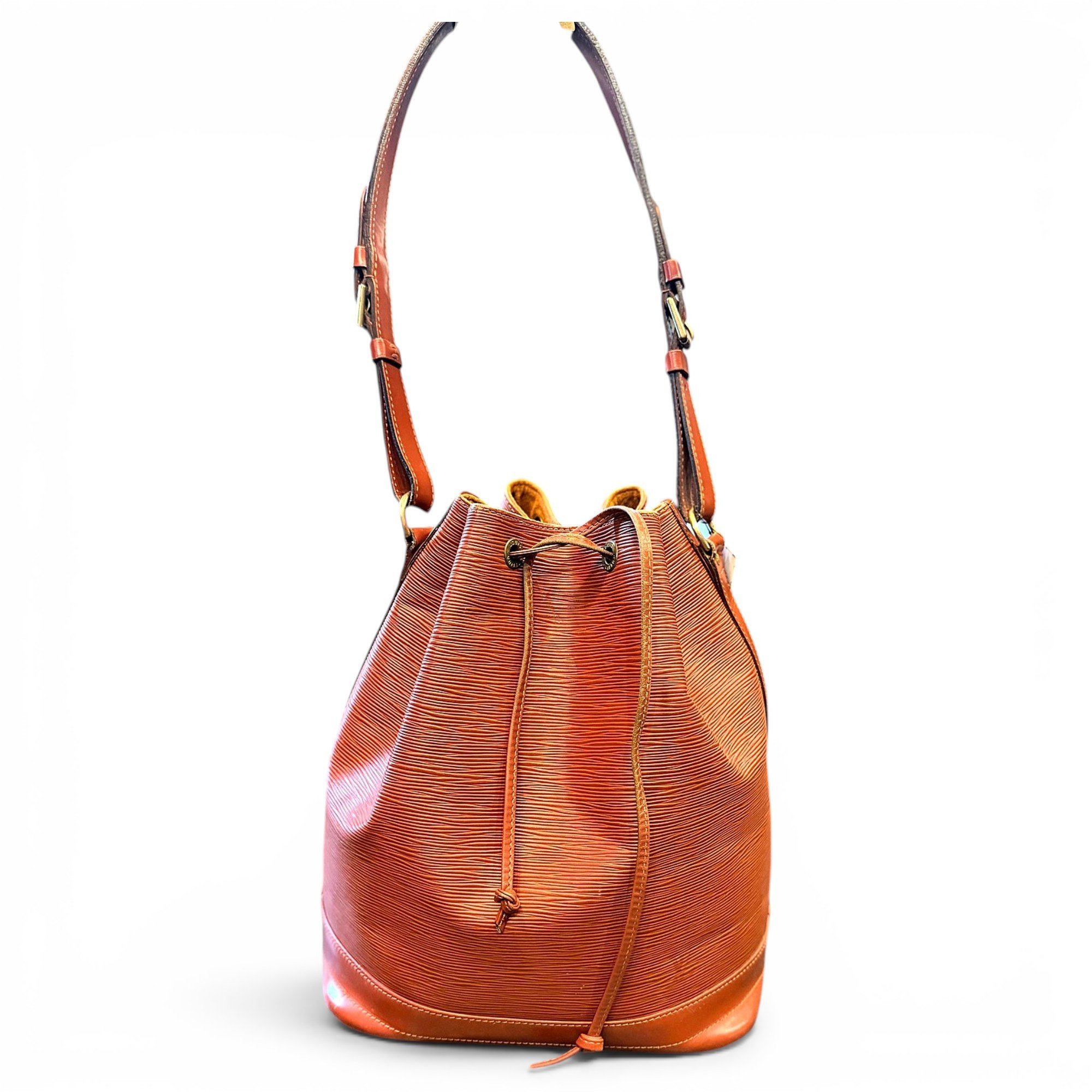 Noé leather handbag