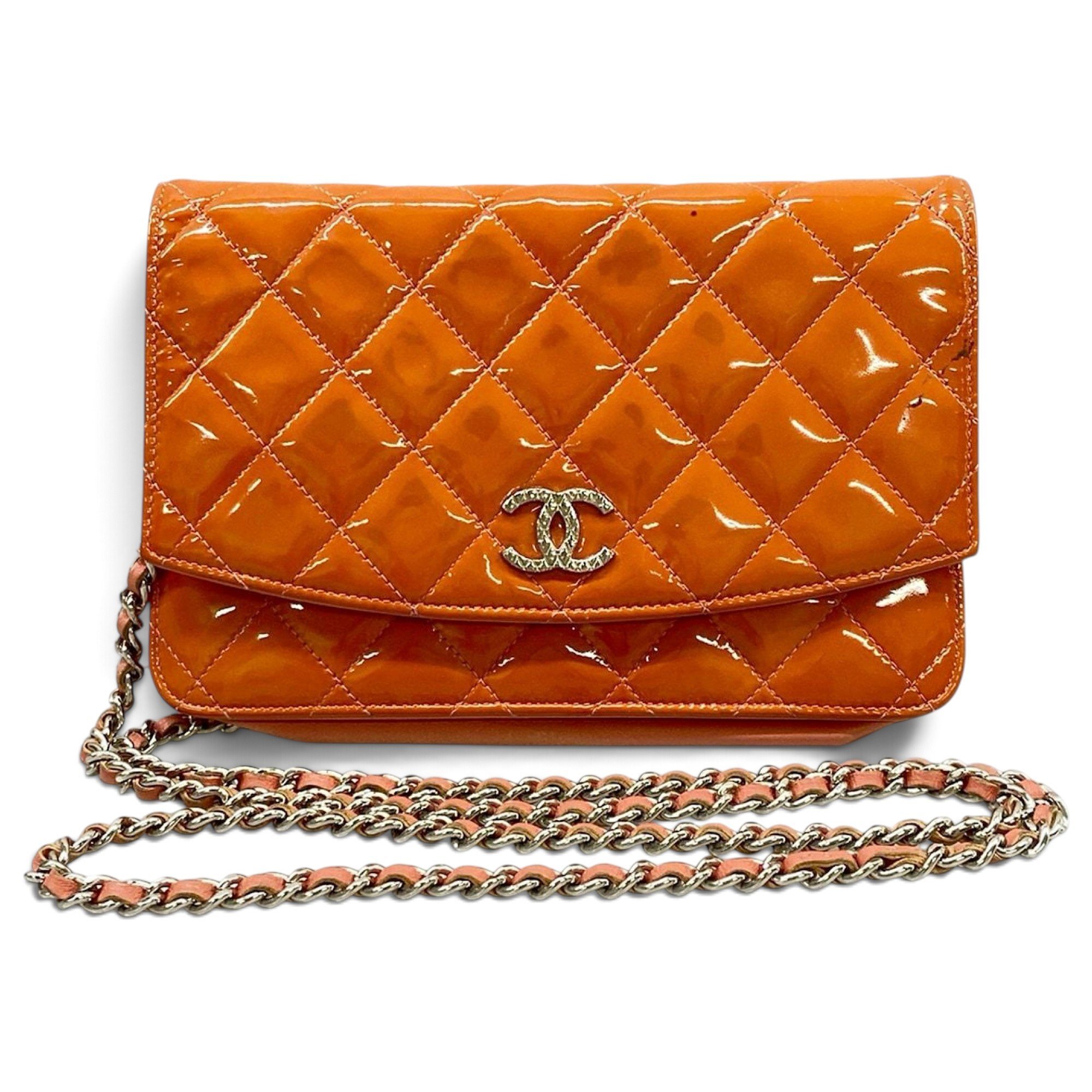 Chanel Timeless/Classique patent leather crossbody bag