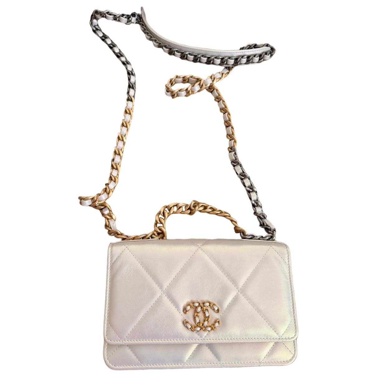Wallet On Chain Chanel 19 leather crossbody bag