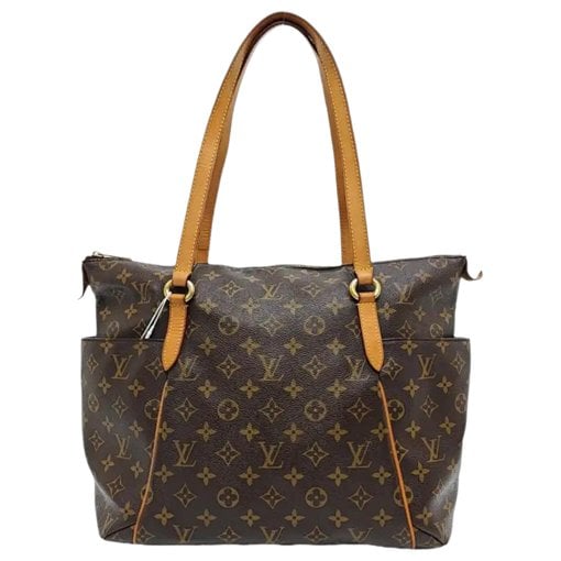 Totally leather handbag