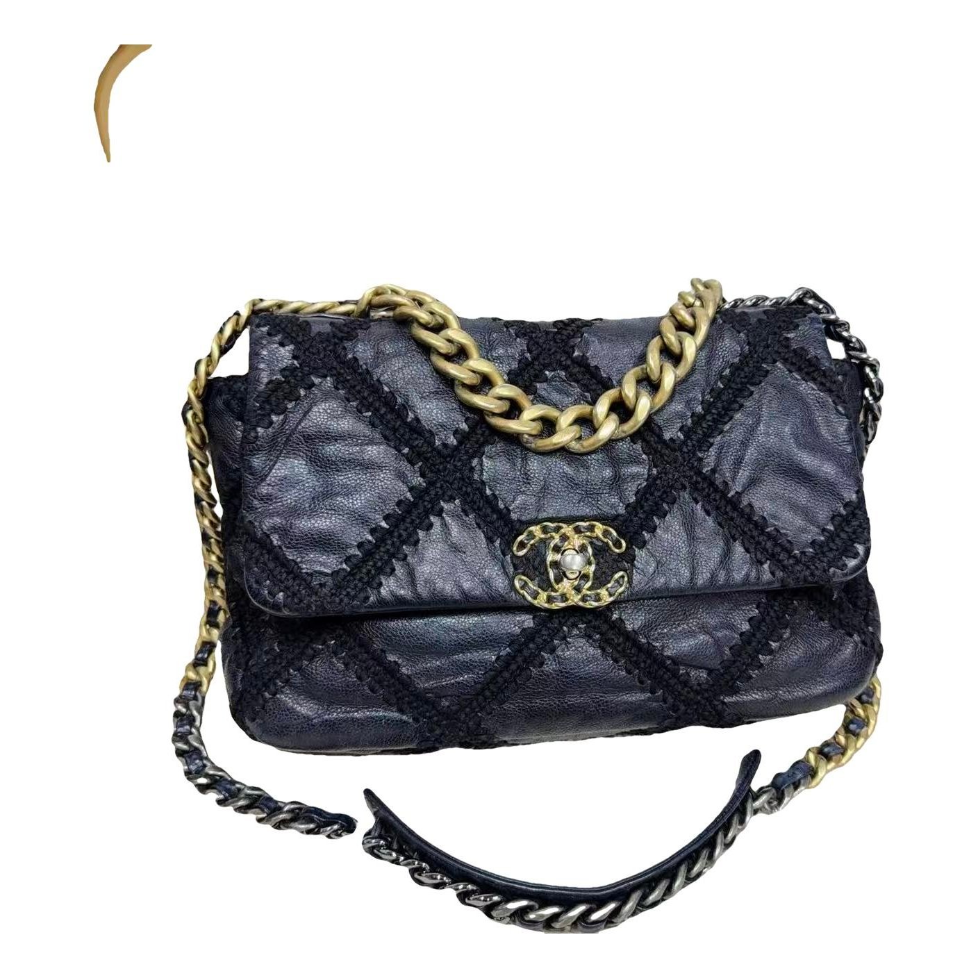 Chanel 19 leather handbag