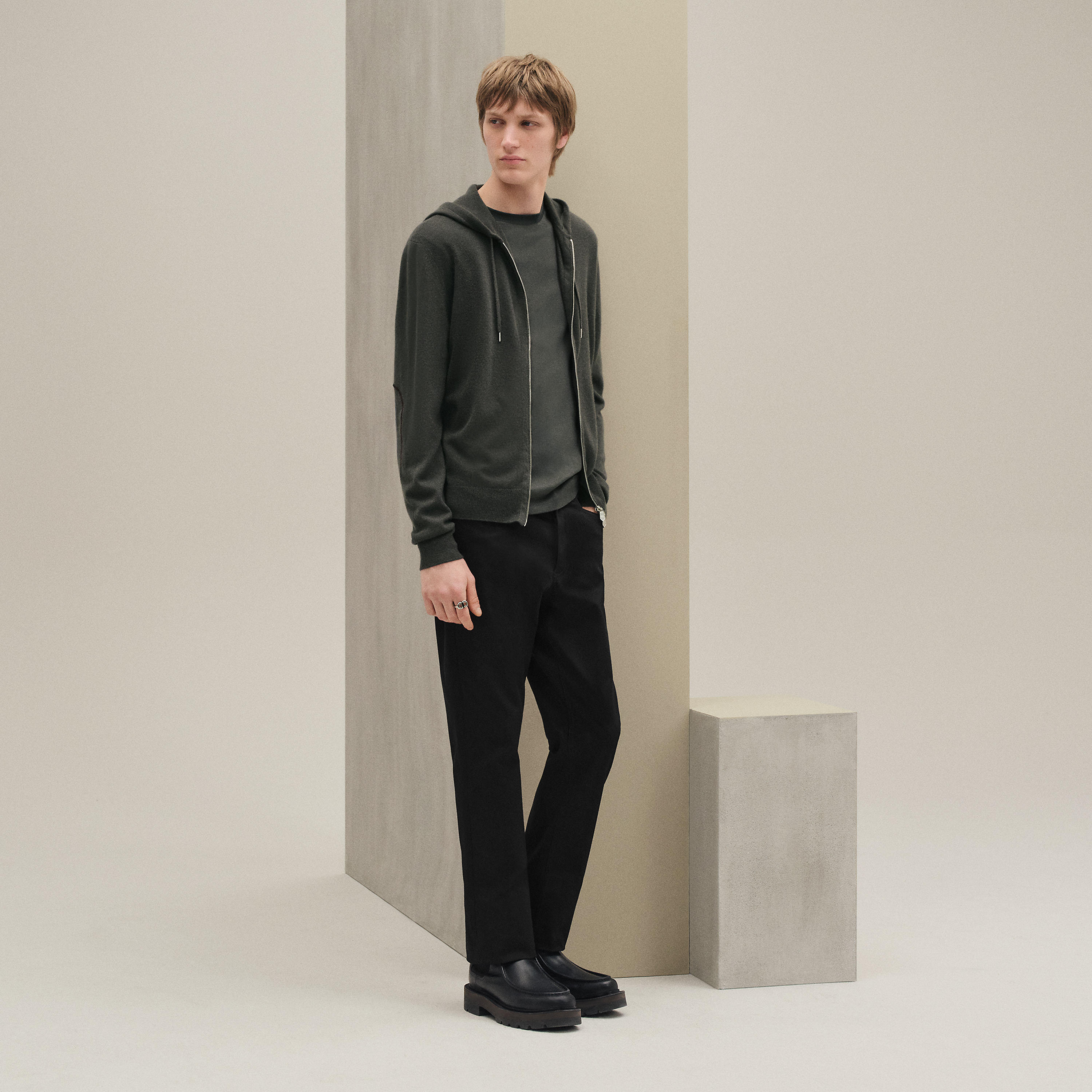 Cashmere "Maillon Chaine d'Ancre" hooded jacket