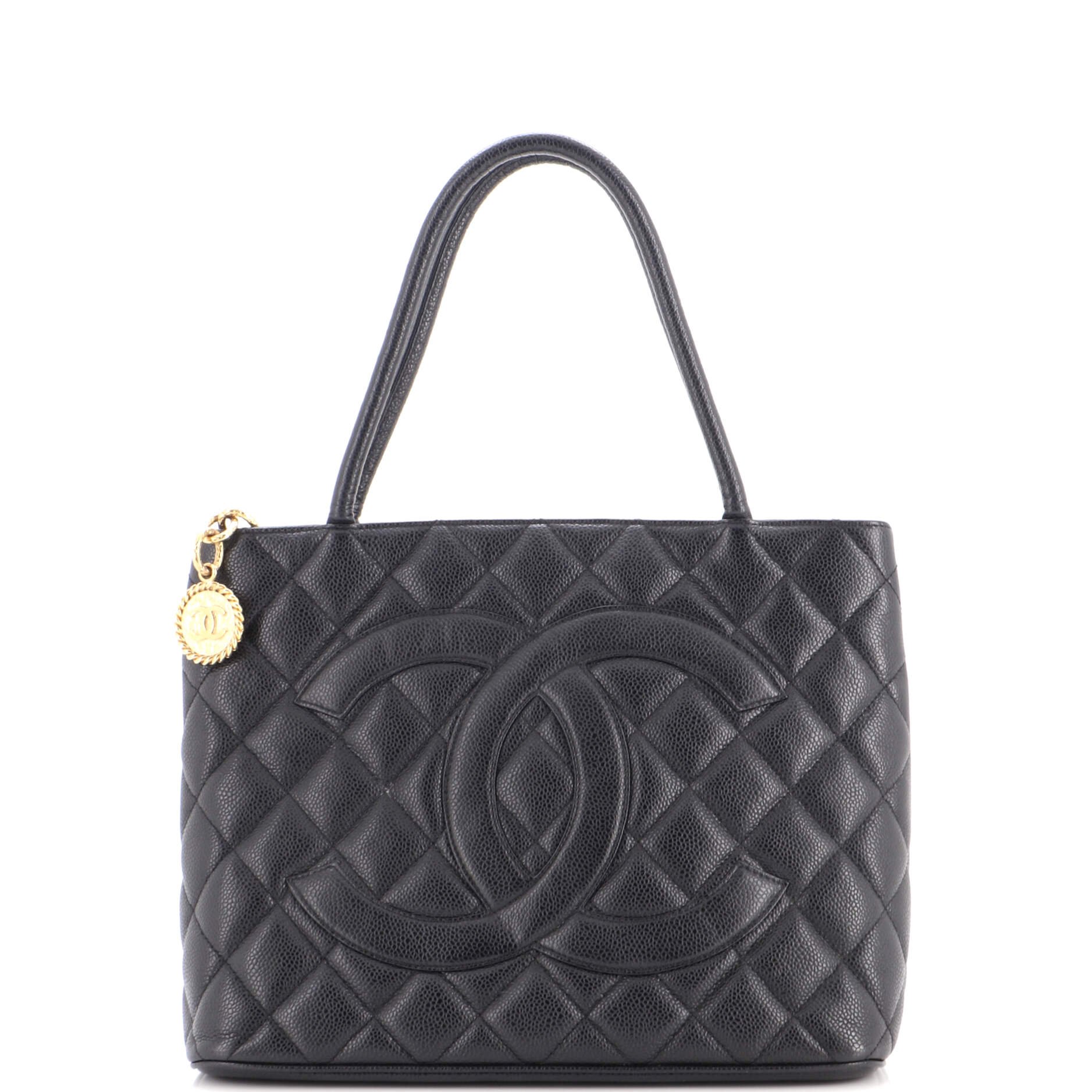 Medallion Tote Quilted Caviar