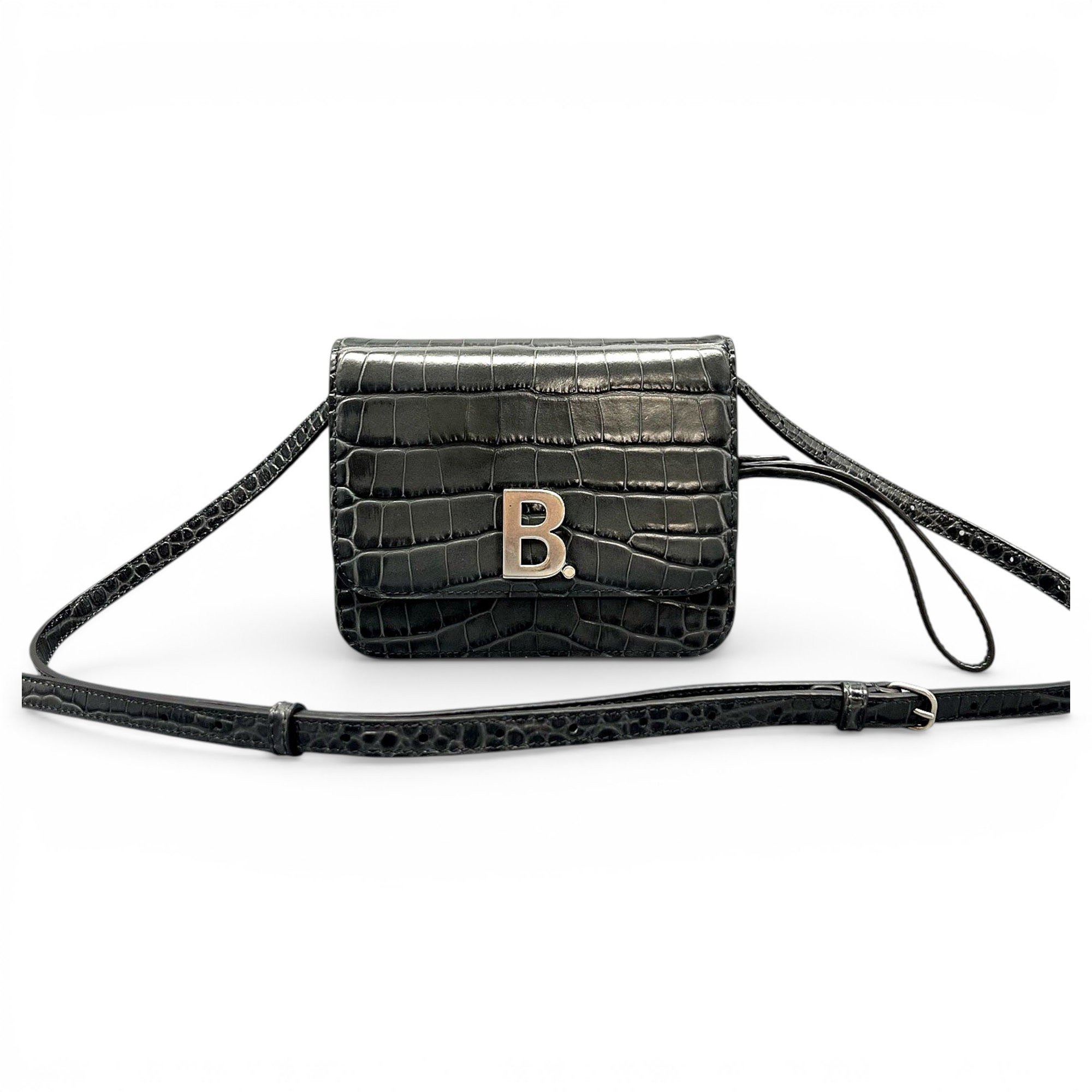 B leather handbag