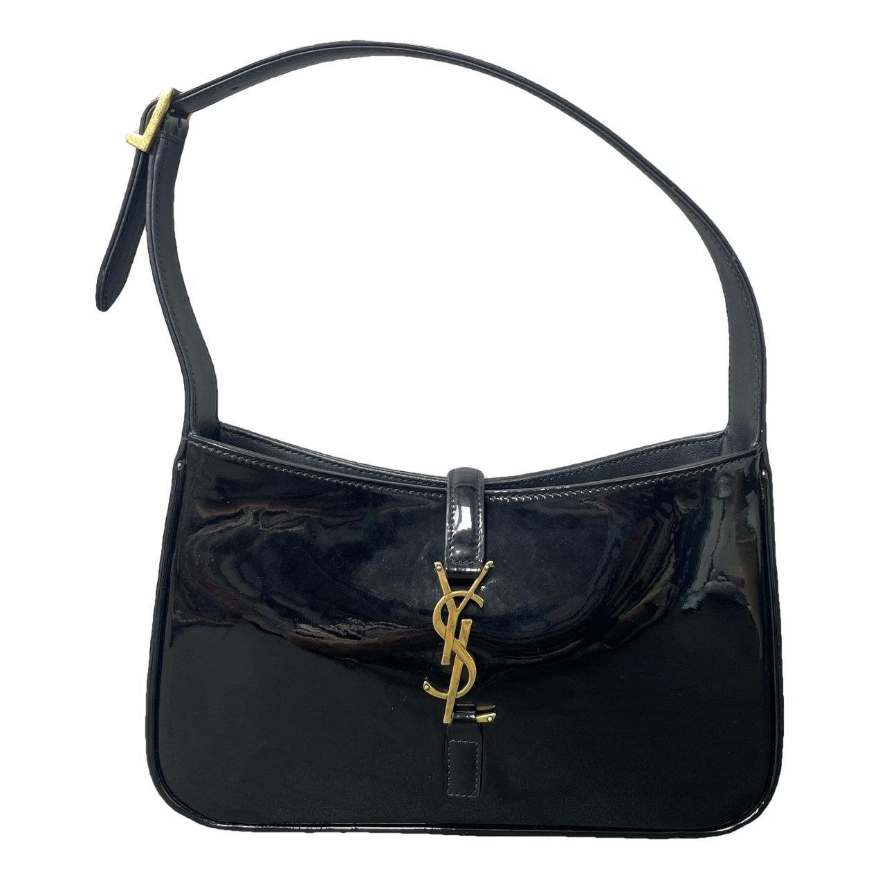 Le 5 à 7 patent leather handbag