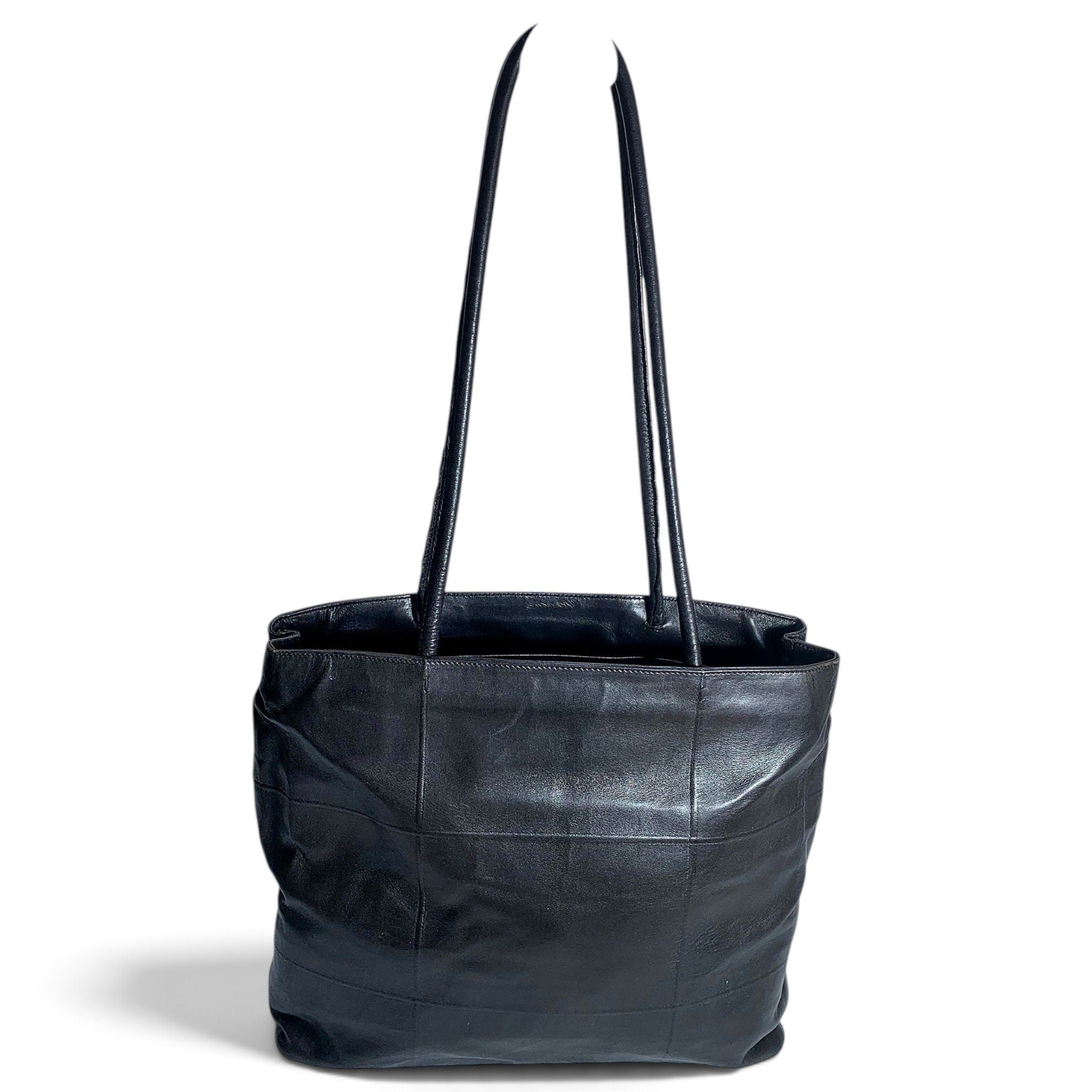 Leather tote