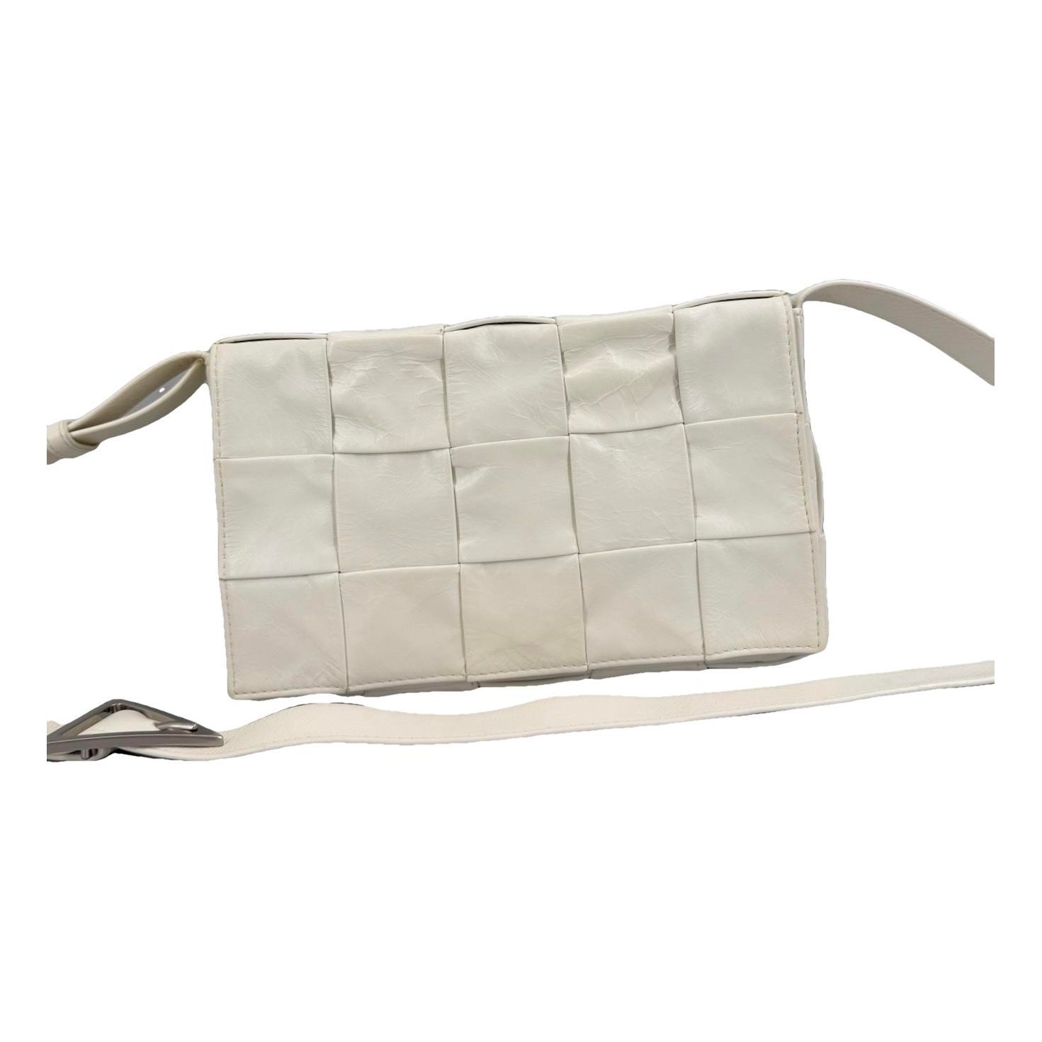 Cassette leather handbag