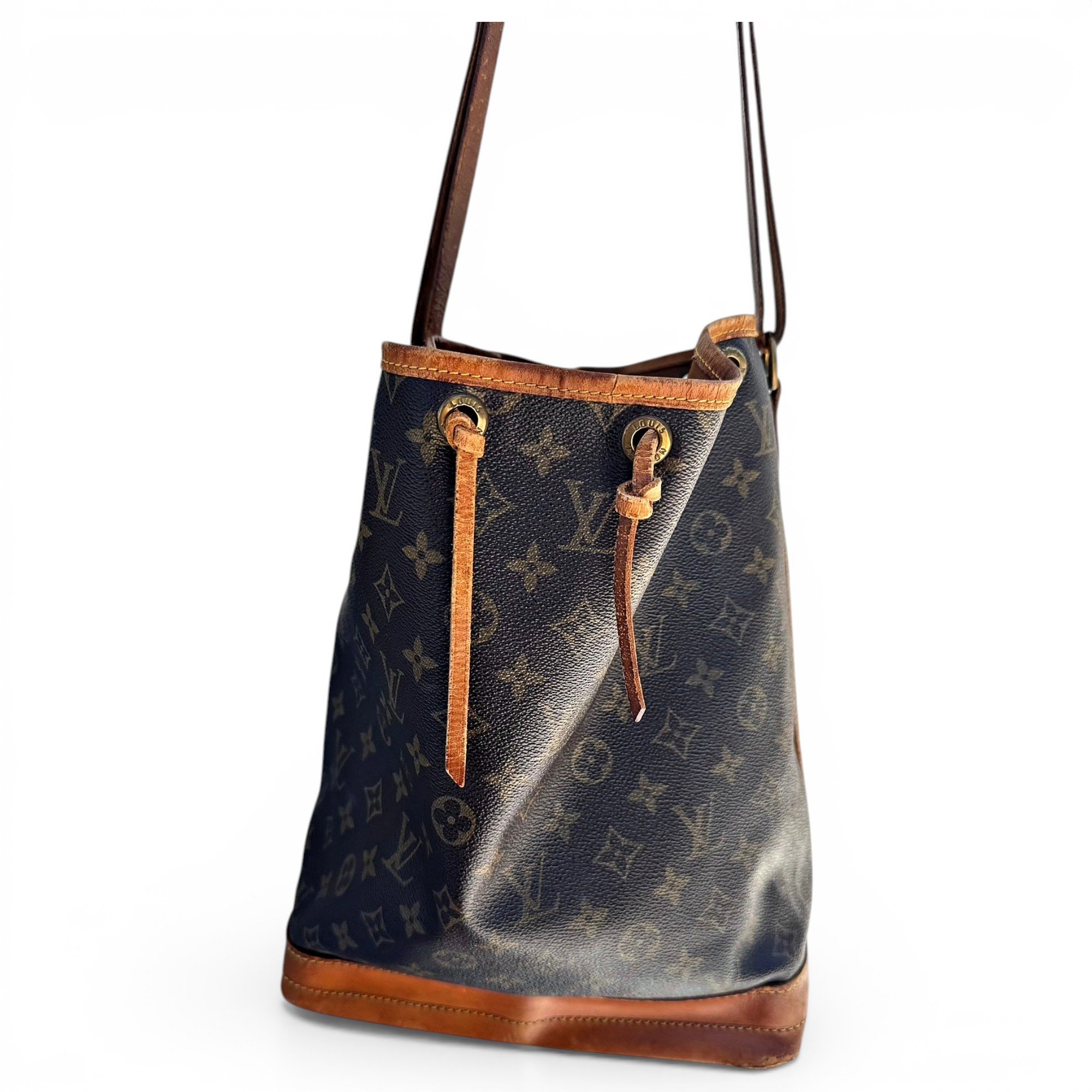 Noé leather handbag