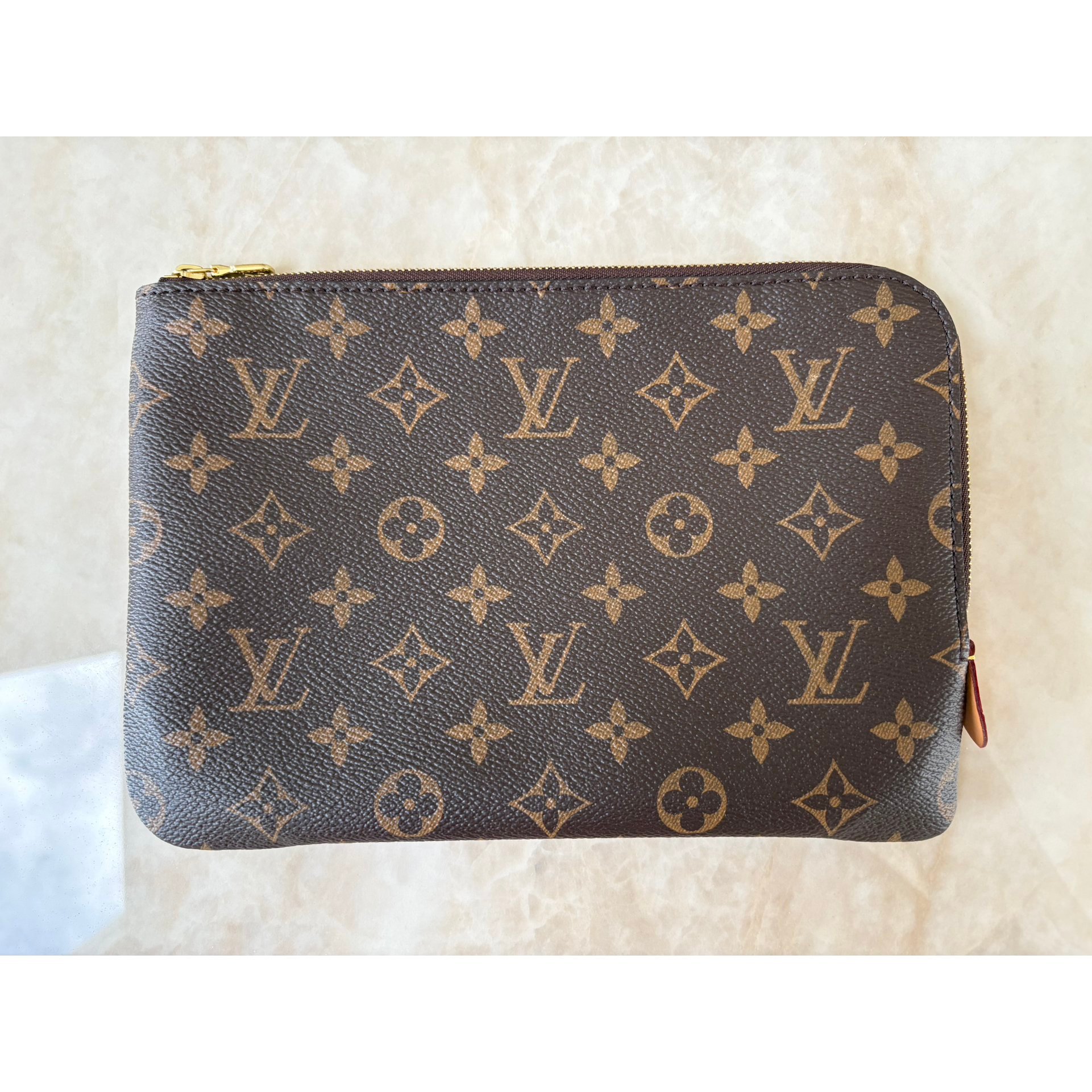 Poche toilette leather travel bag