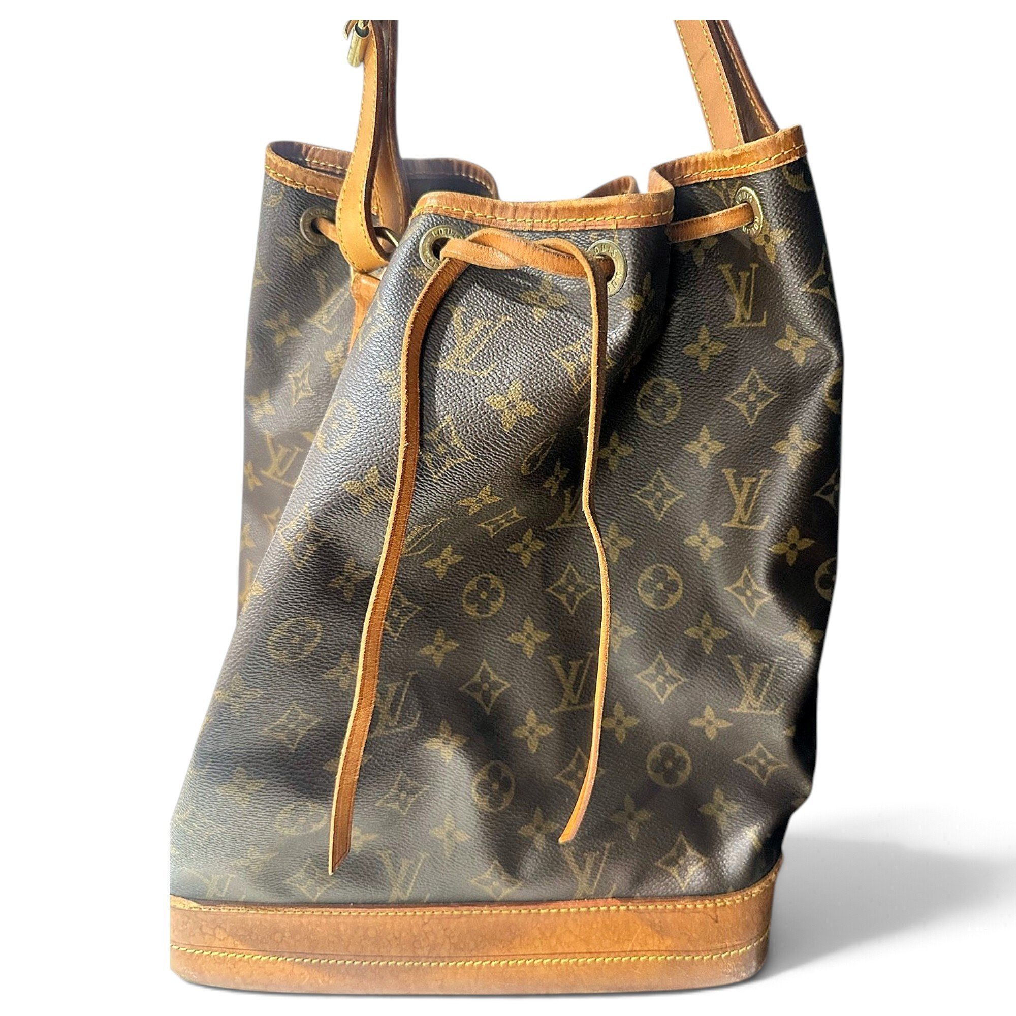 Noé leather handbag