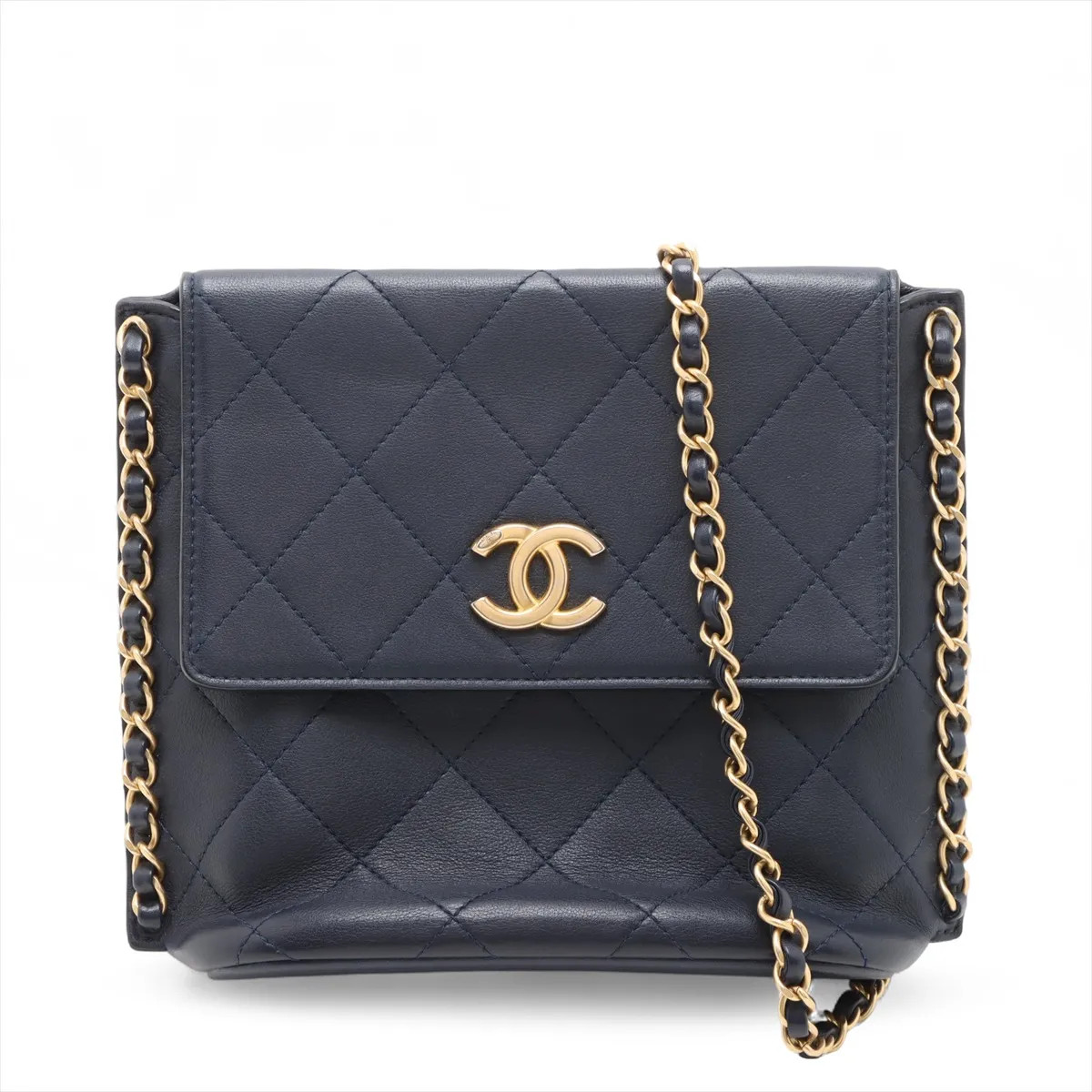 Chanel Matelasse Lambskin Chain Shoulder Bag Navy Blue Gold Metal Fittings 31st