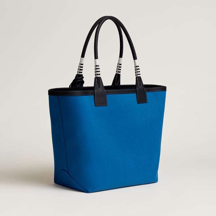 Steeple 28 Bag