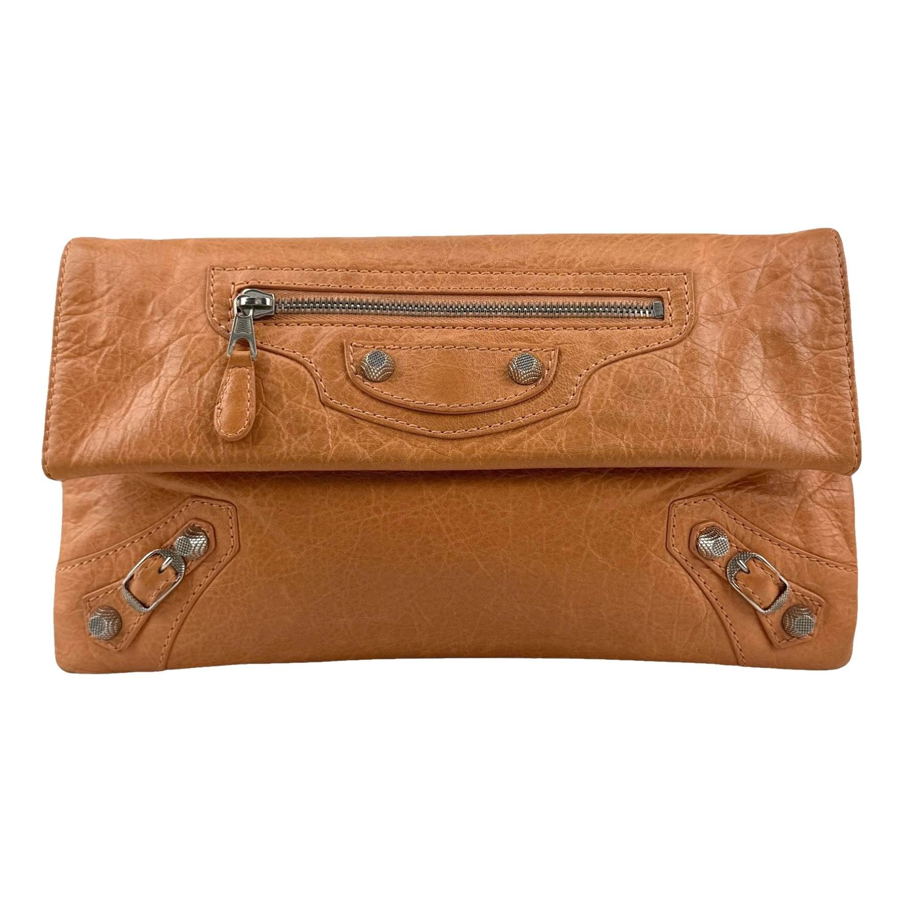 Envelop leather clutch bag