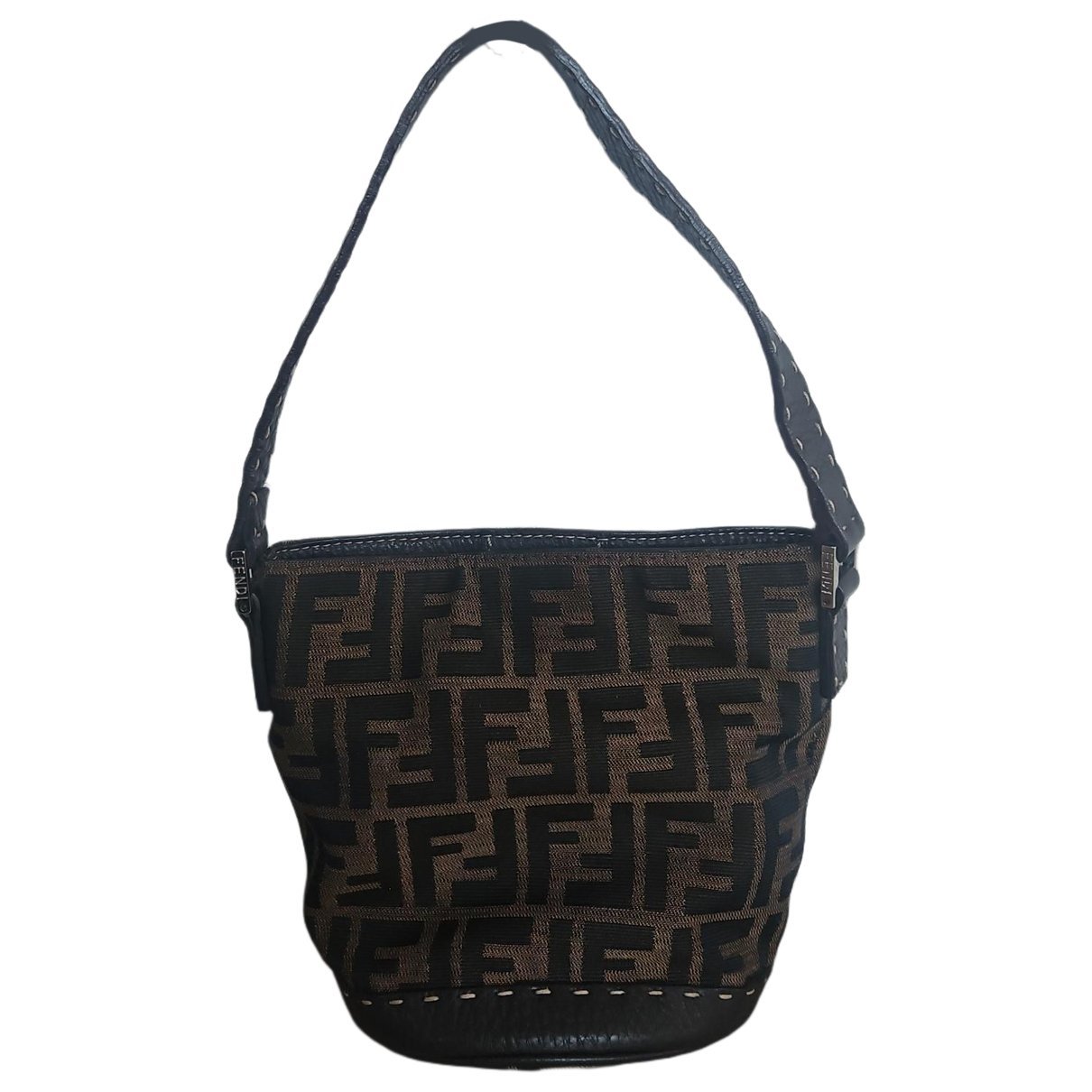 Oyster cloth handbag