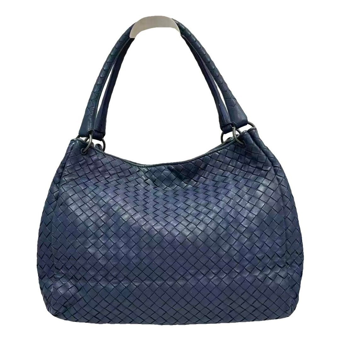 Veneta leather handbag