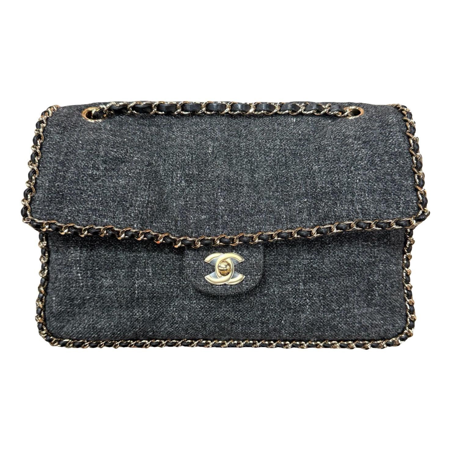 Timeless/Classique tweed crossbody bag