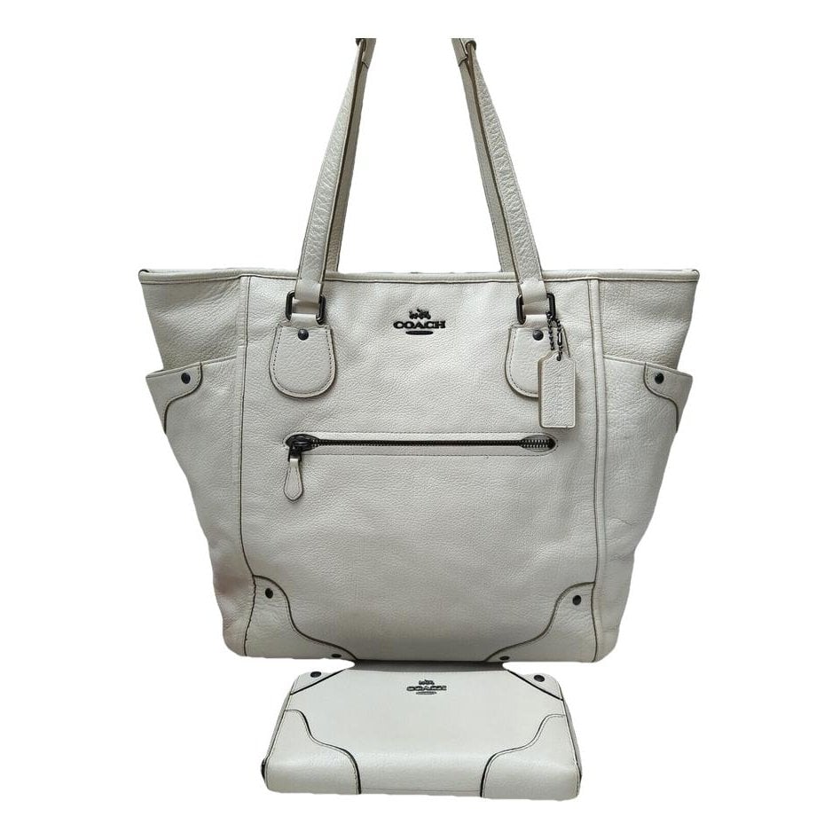 Leather tote