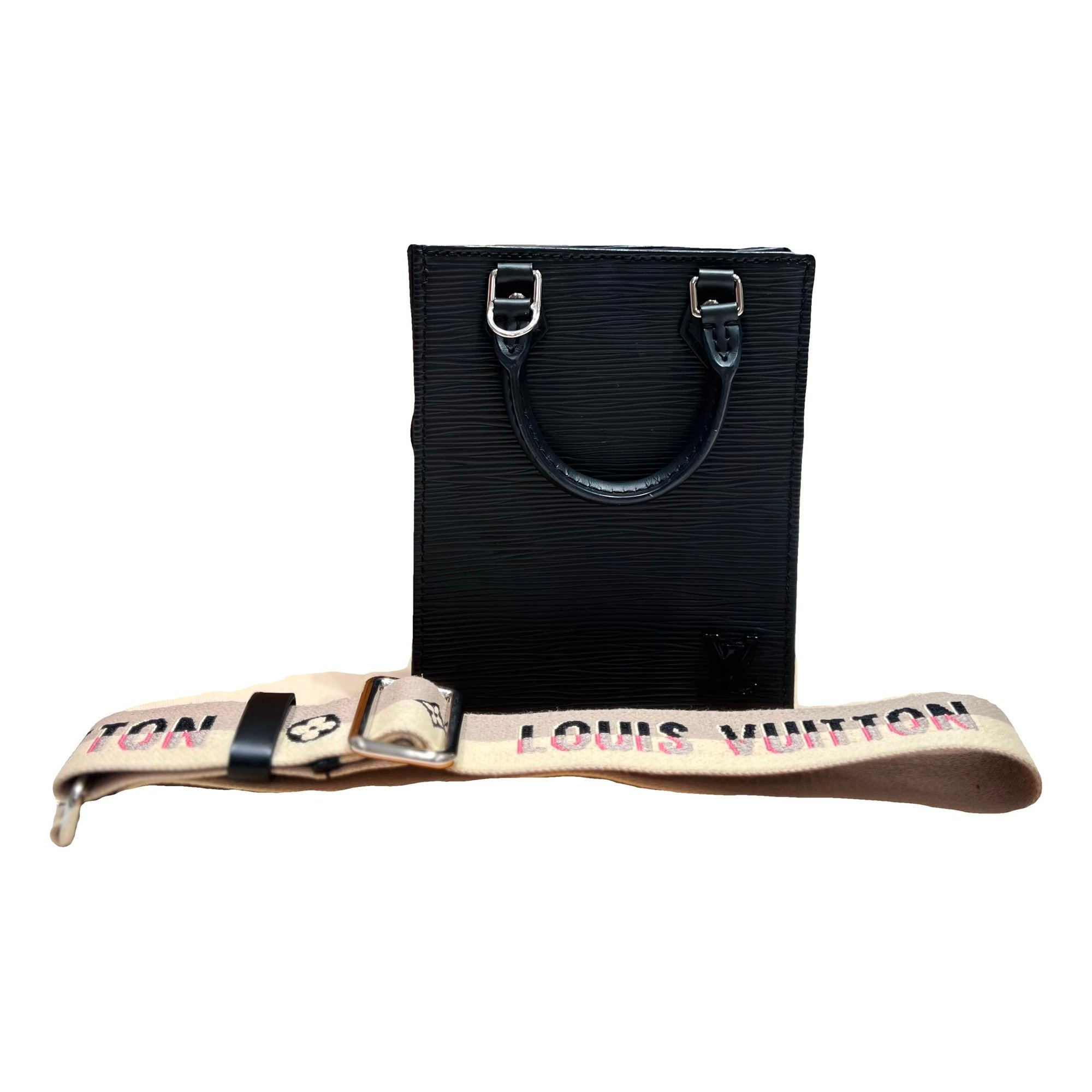 Plat leather handbag