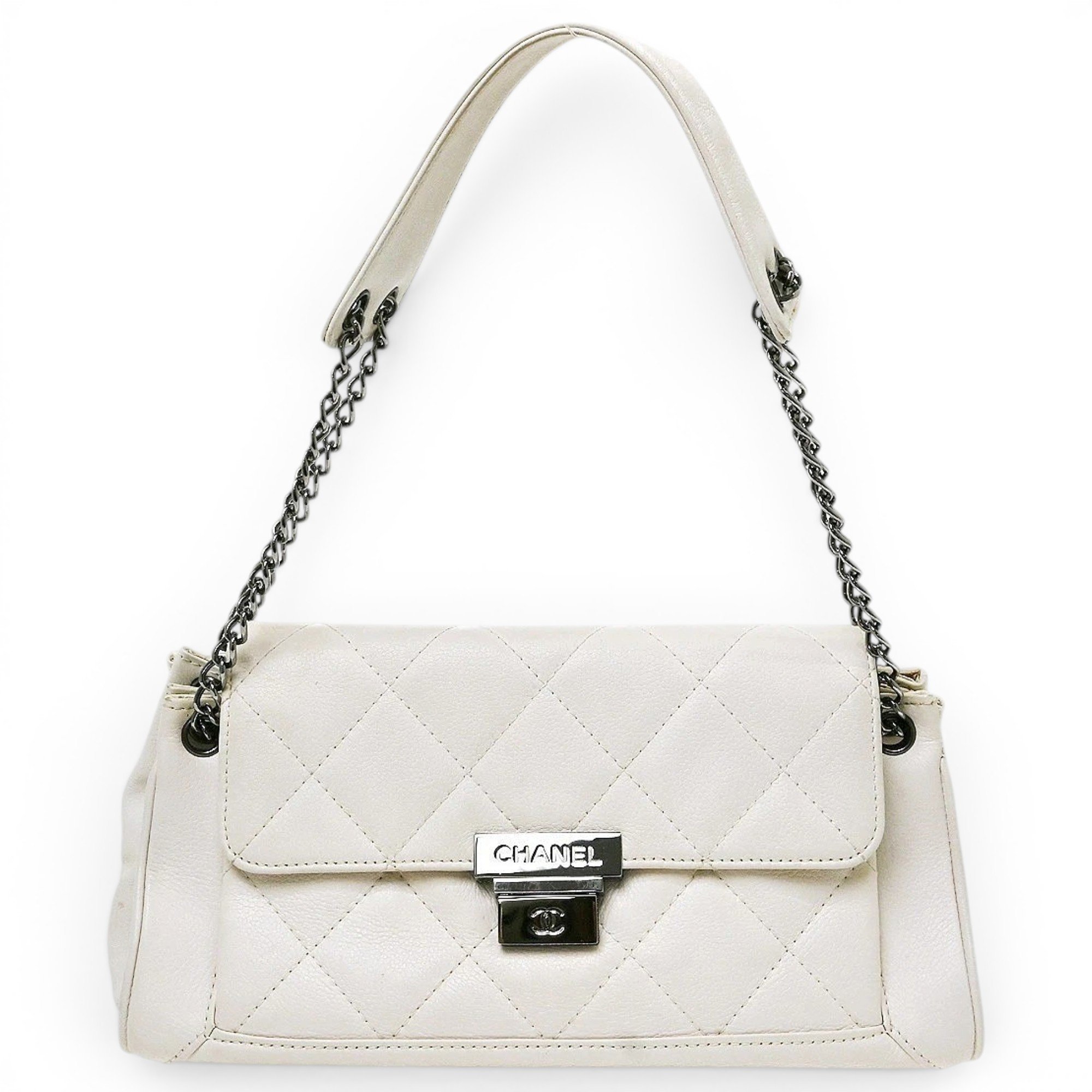 Trendy CC Flap leather handbag