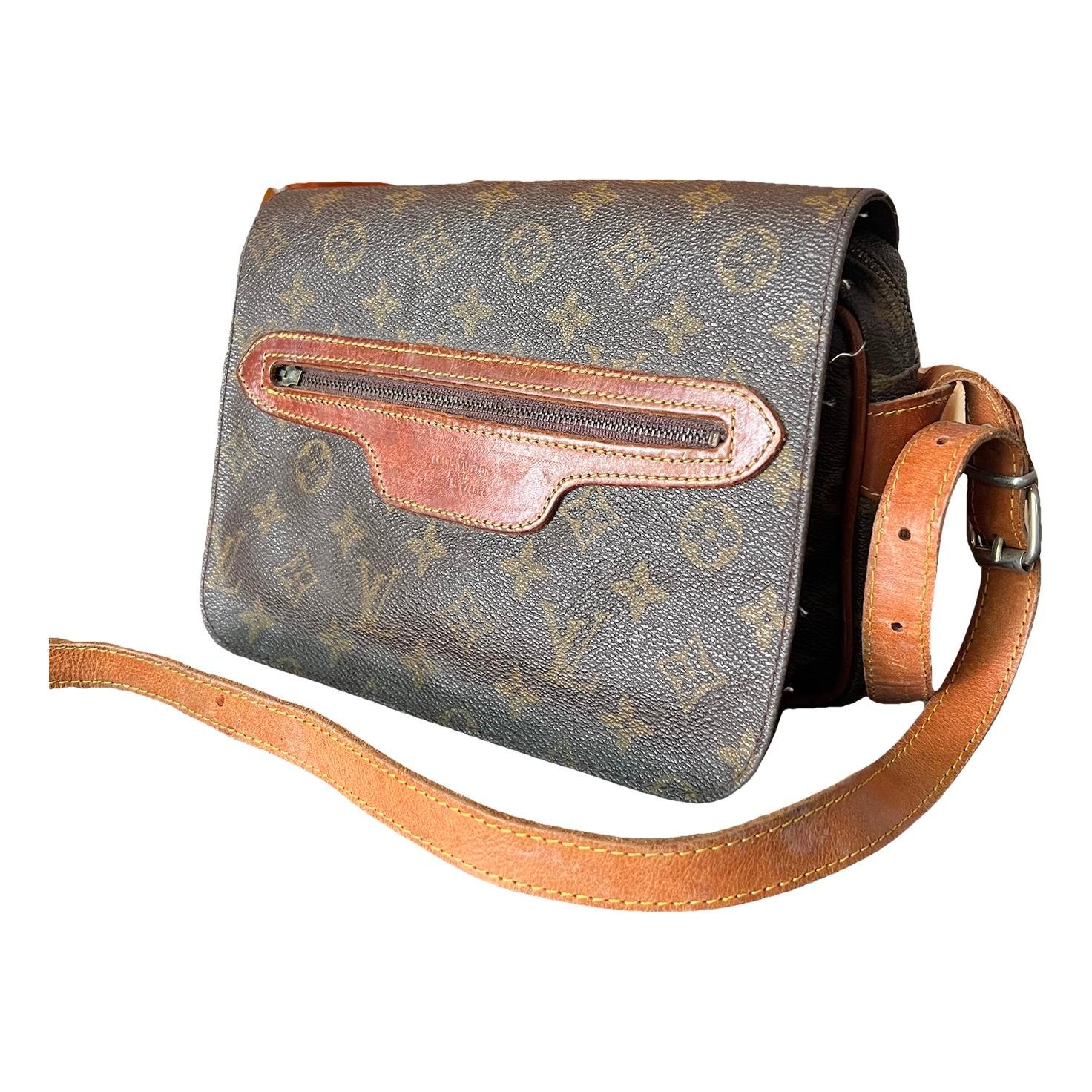Leather crossbody bag