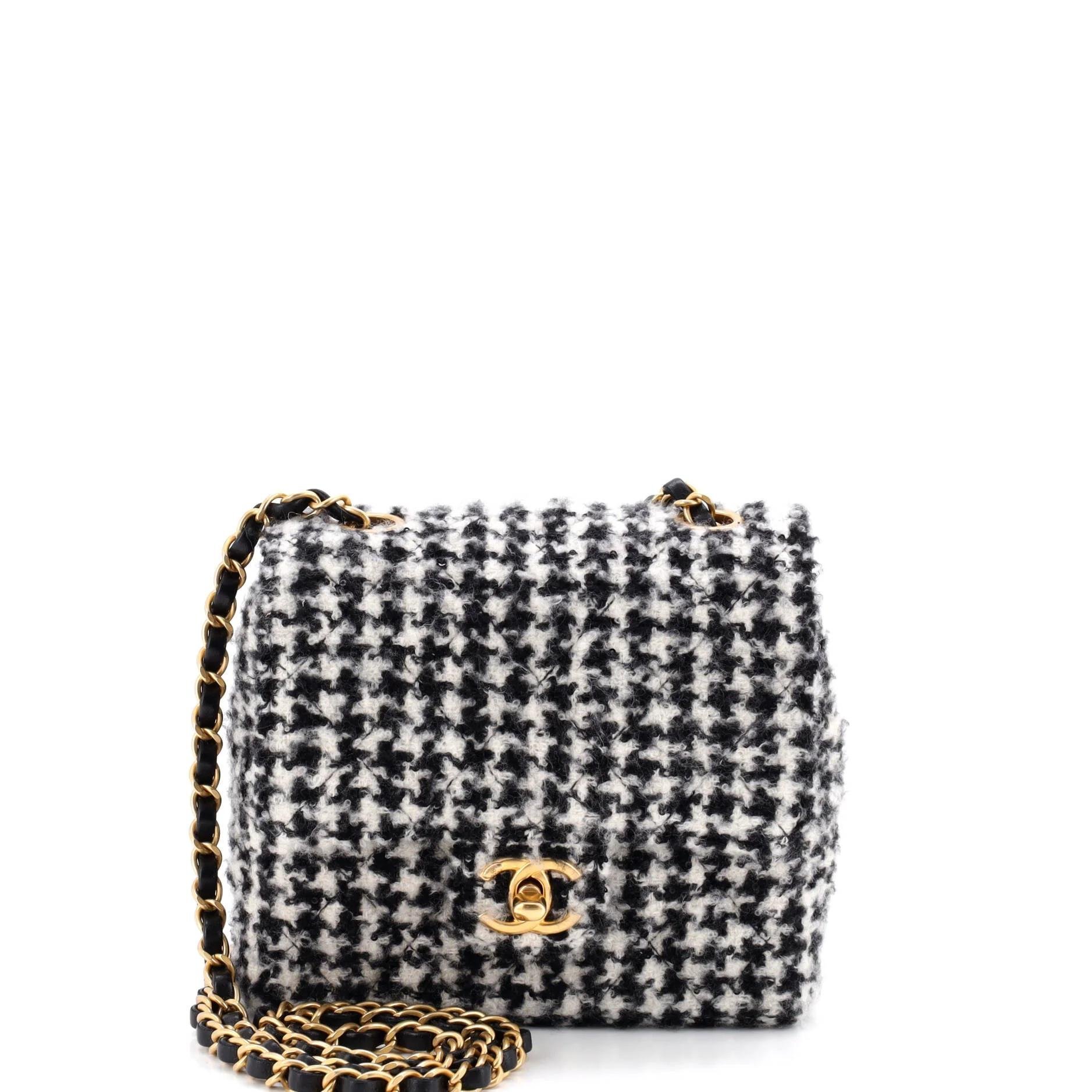 Timeless/Classique tweed crossbody bag