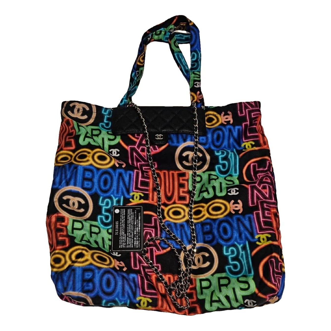 Grand shopping tote