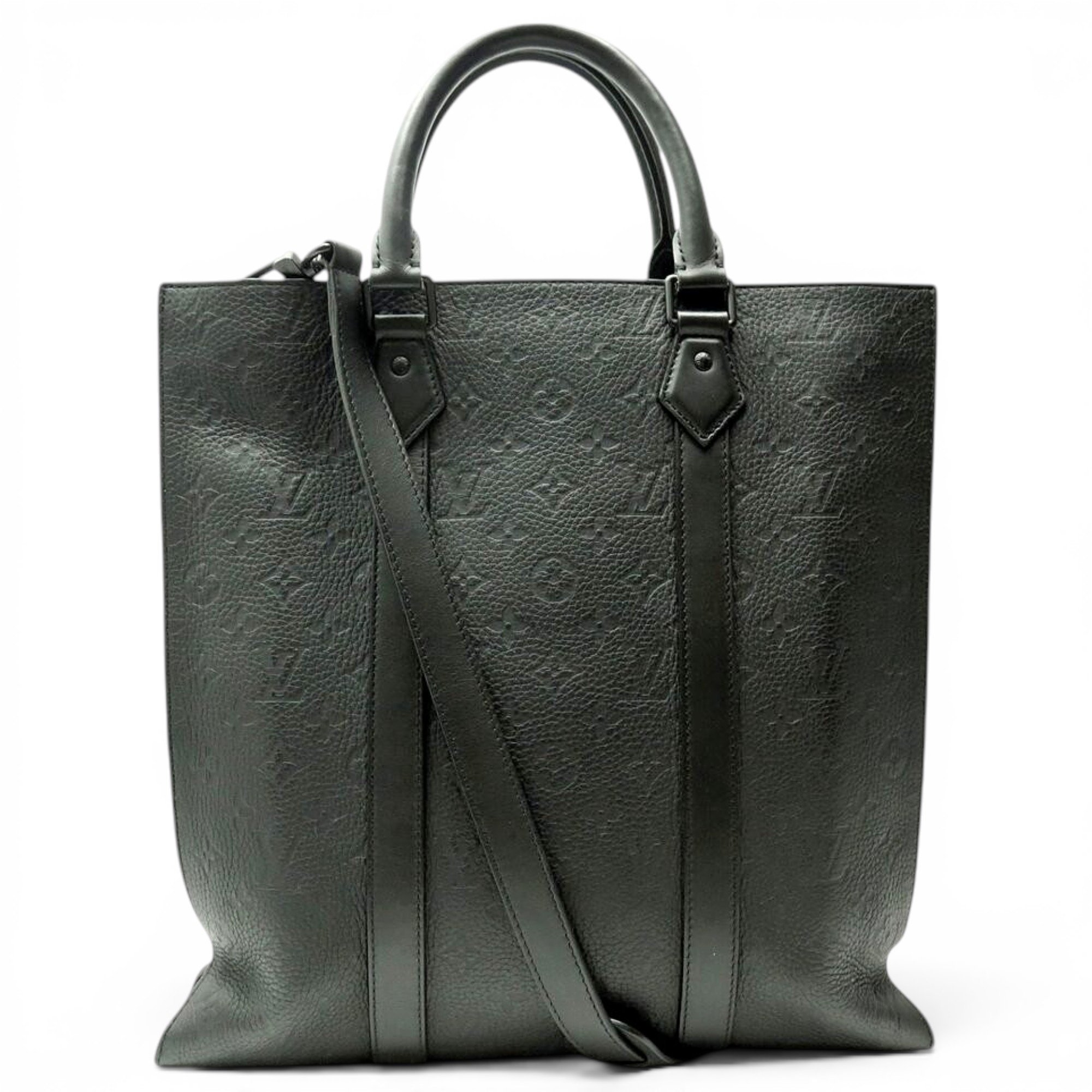 Plat leather handbag