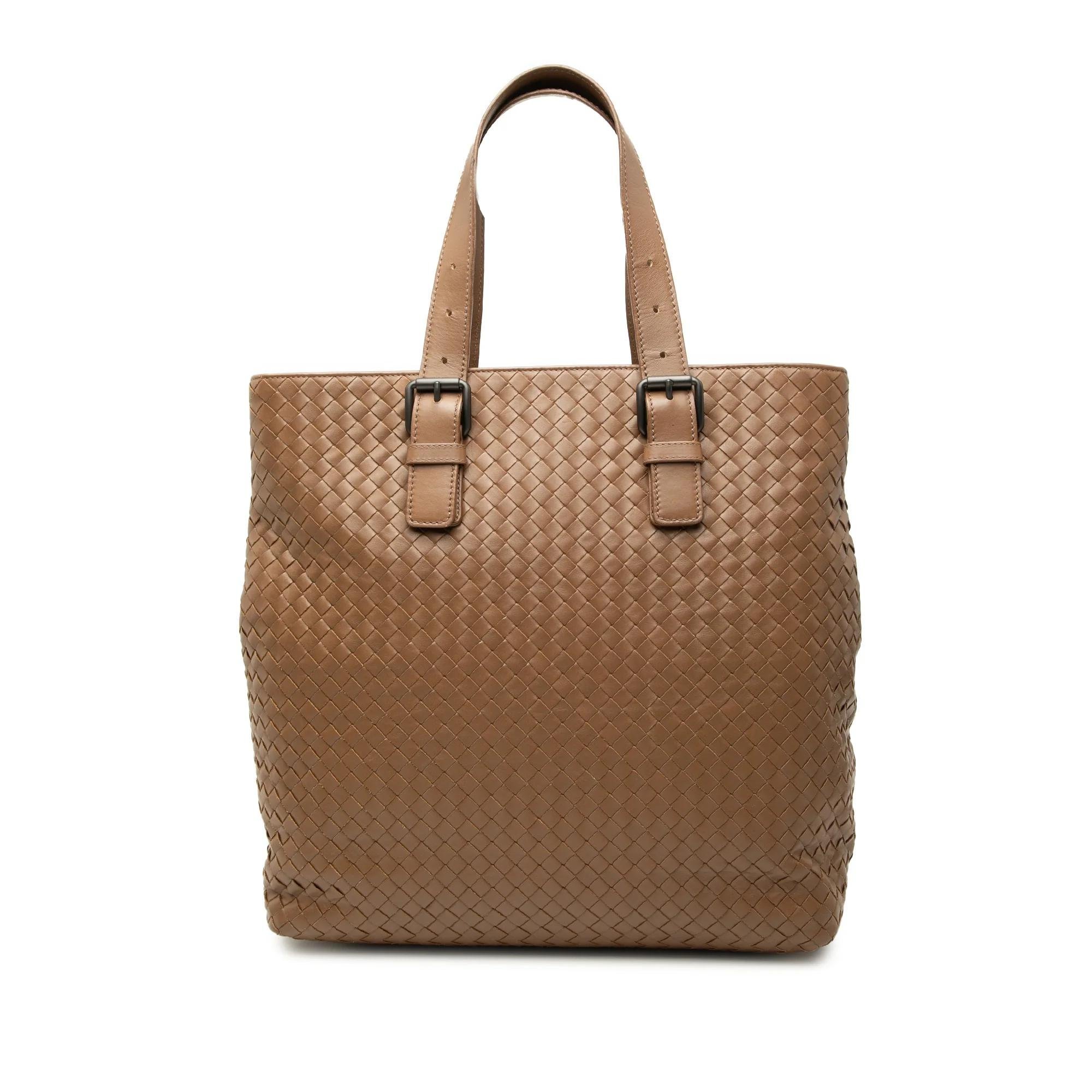 Veneta leather handbag