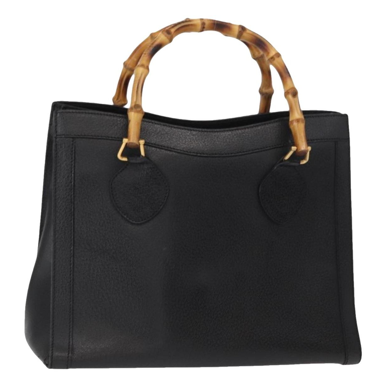 Gucci B leather handbag