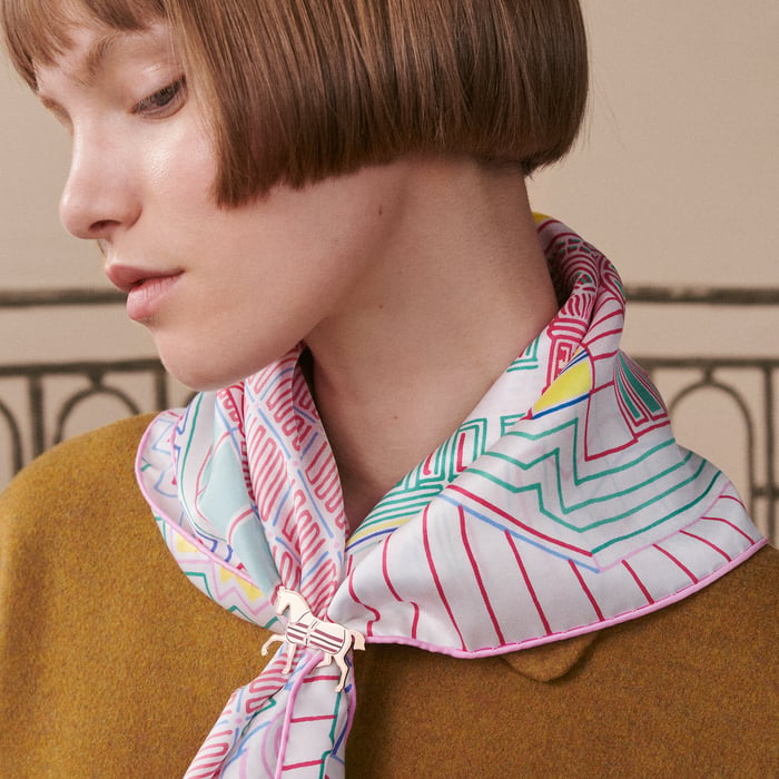 Cheval a La Couverture Scarf 70 Ring