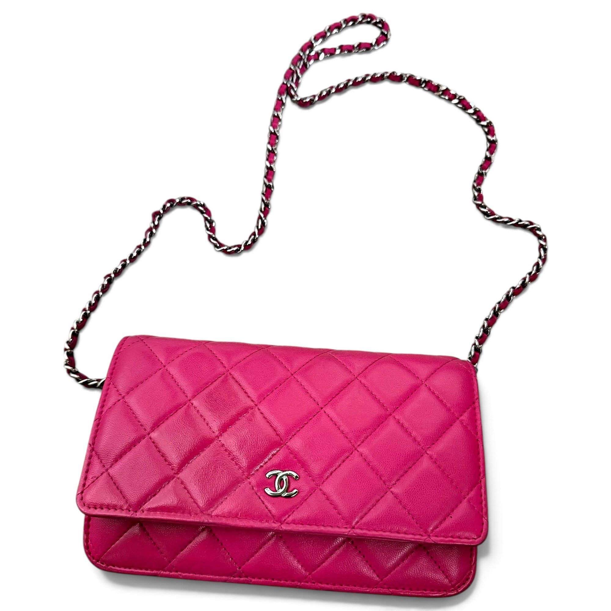 Wallet On Chain leather crossbody bag