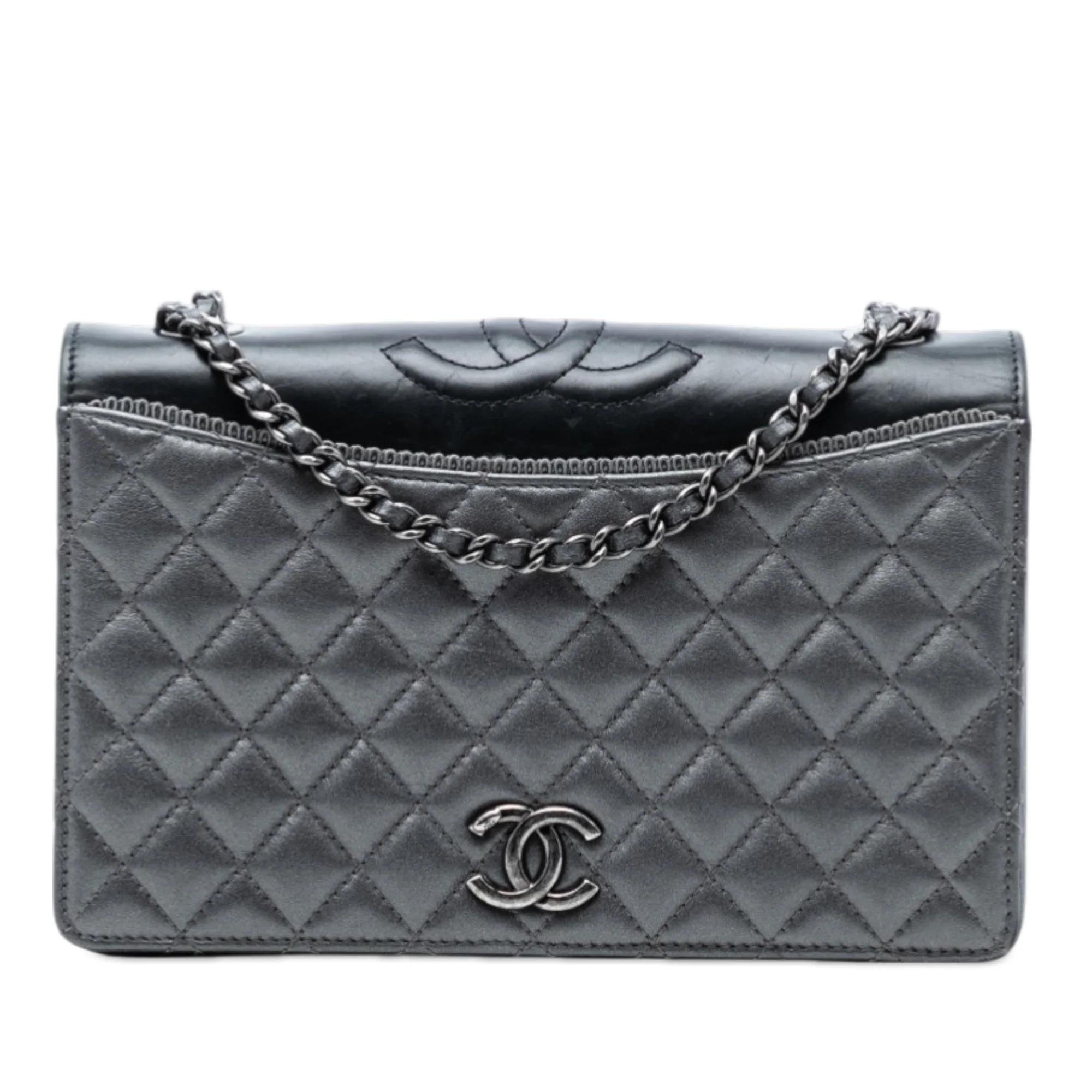 Timeless/Classique leather crossbody bag