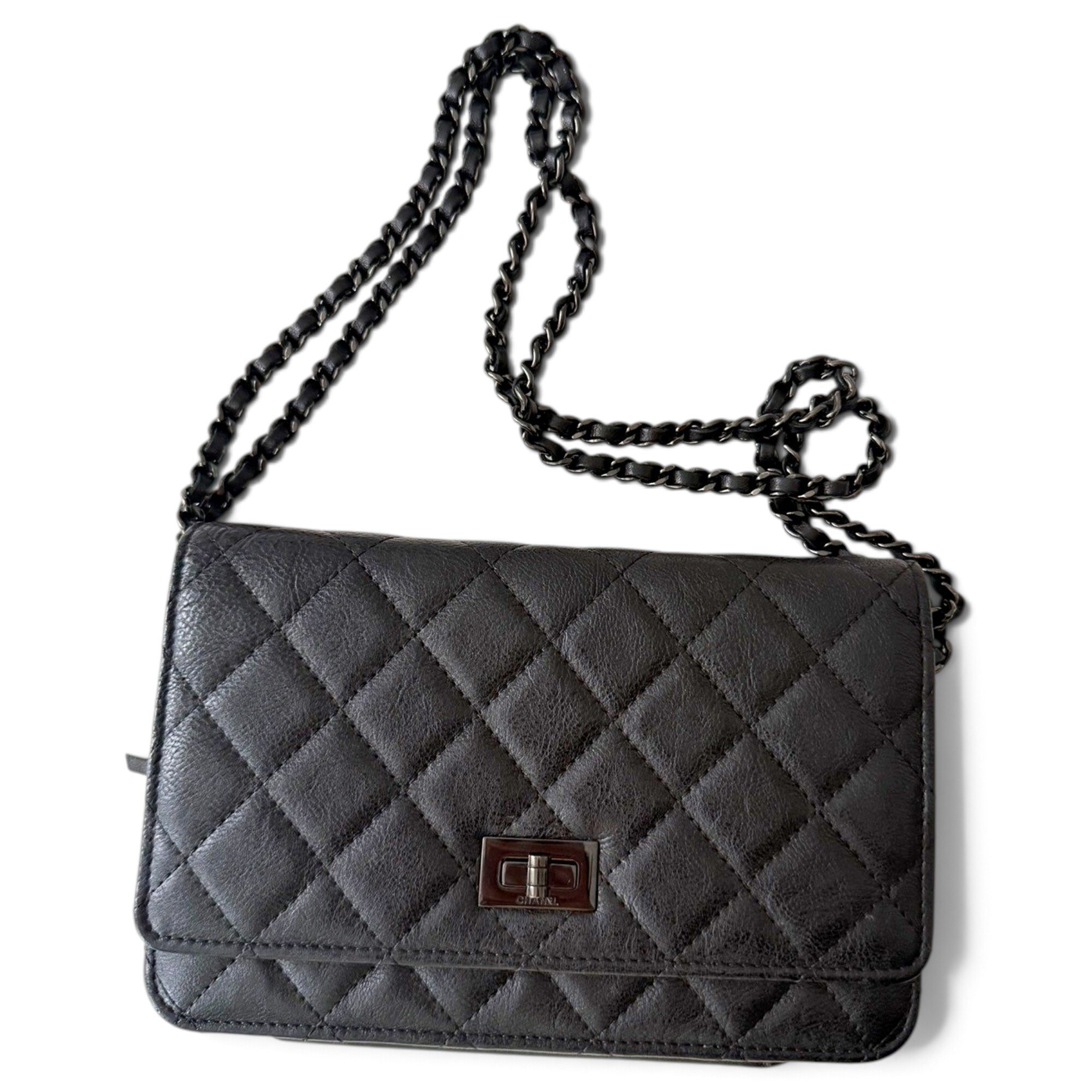 Wallet On Chain 2.55 leather crossbody bag
