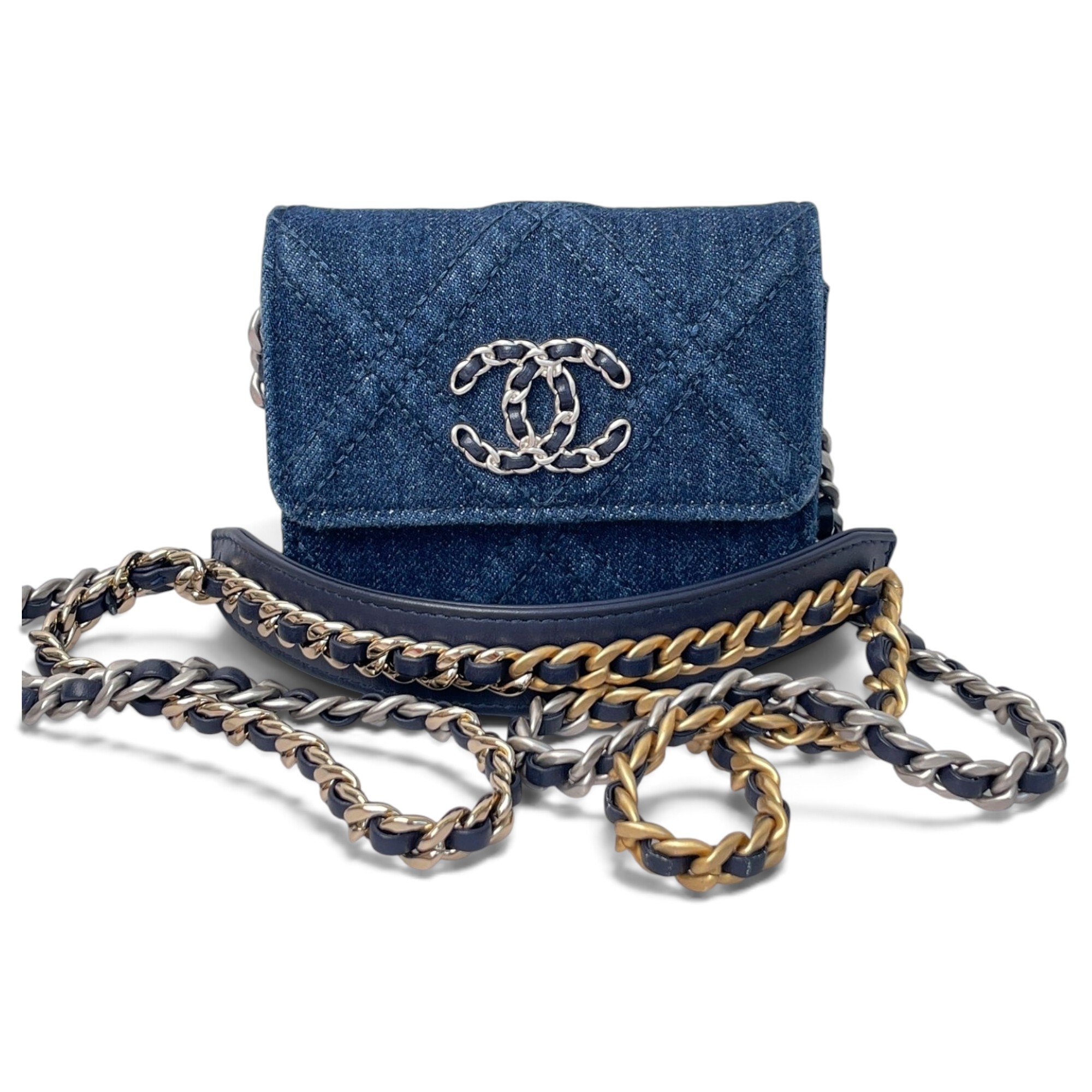Wallet On Chain Chanel 19 handbag