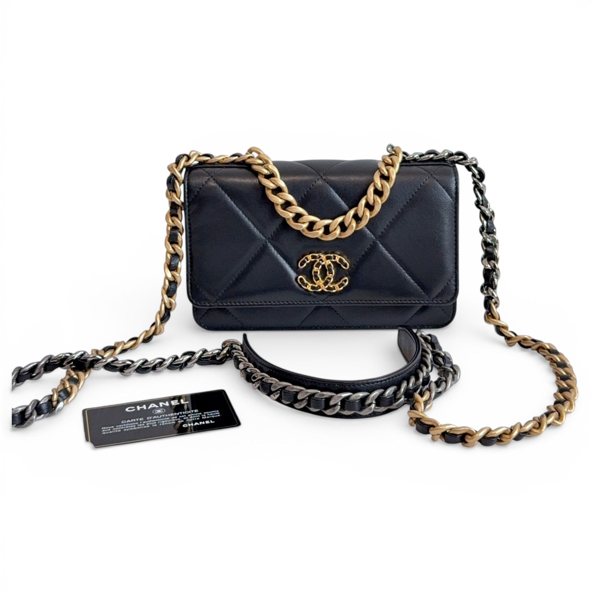 Wallet On Chain Chanel 19 leather handbag