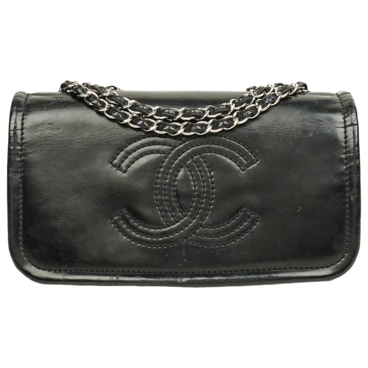 Timeless/Classique patent leather handbag