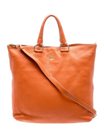 Vitello Daino Leather Bucket Bag