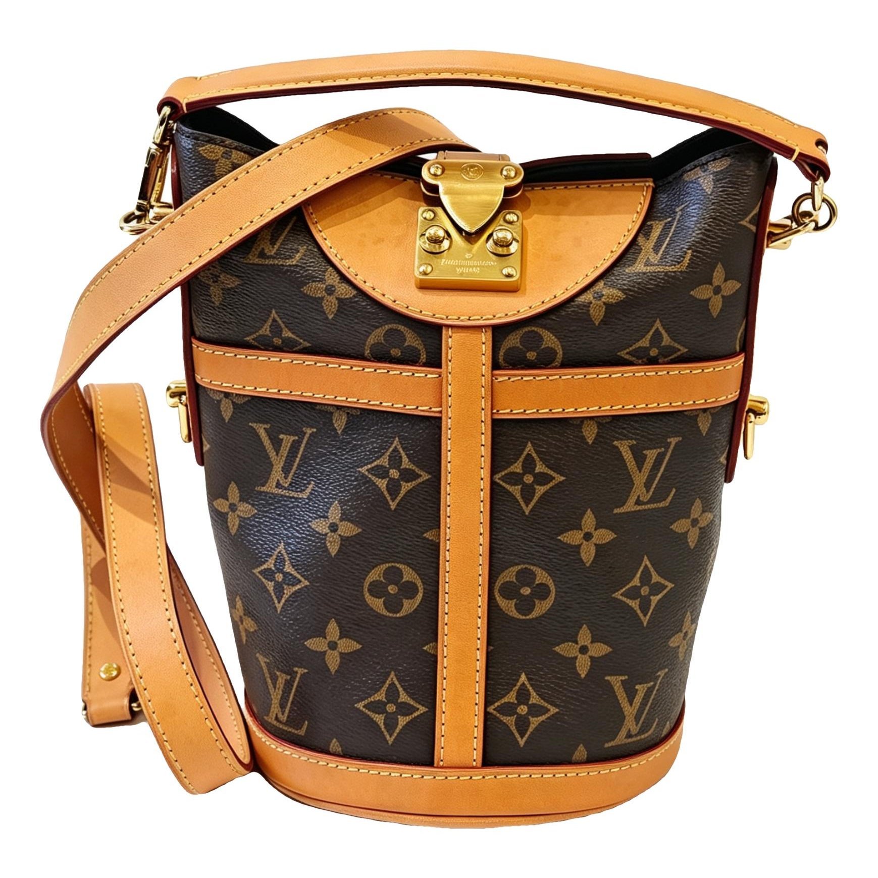 Duffle cloth handbag